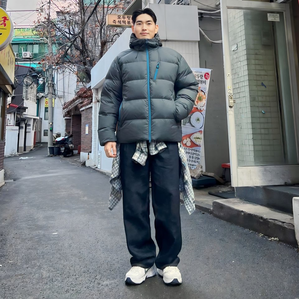 Nike Air Monarch IV Midnight Navy 착용 스타일 - 1