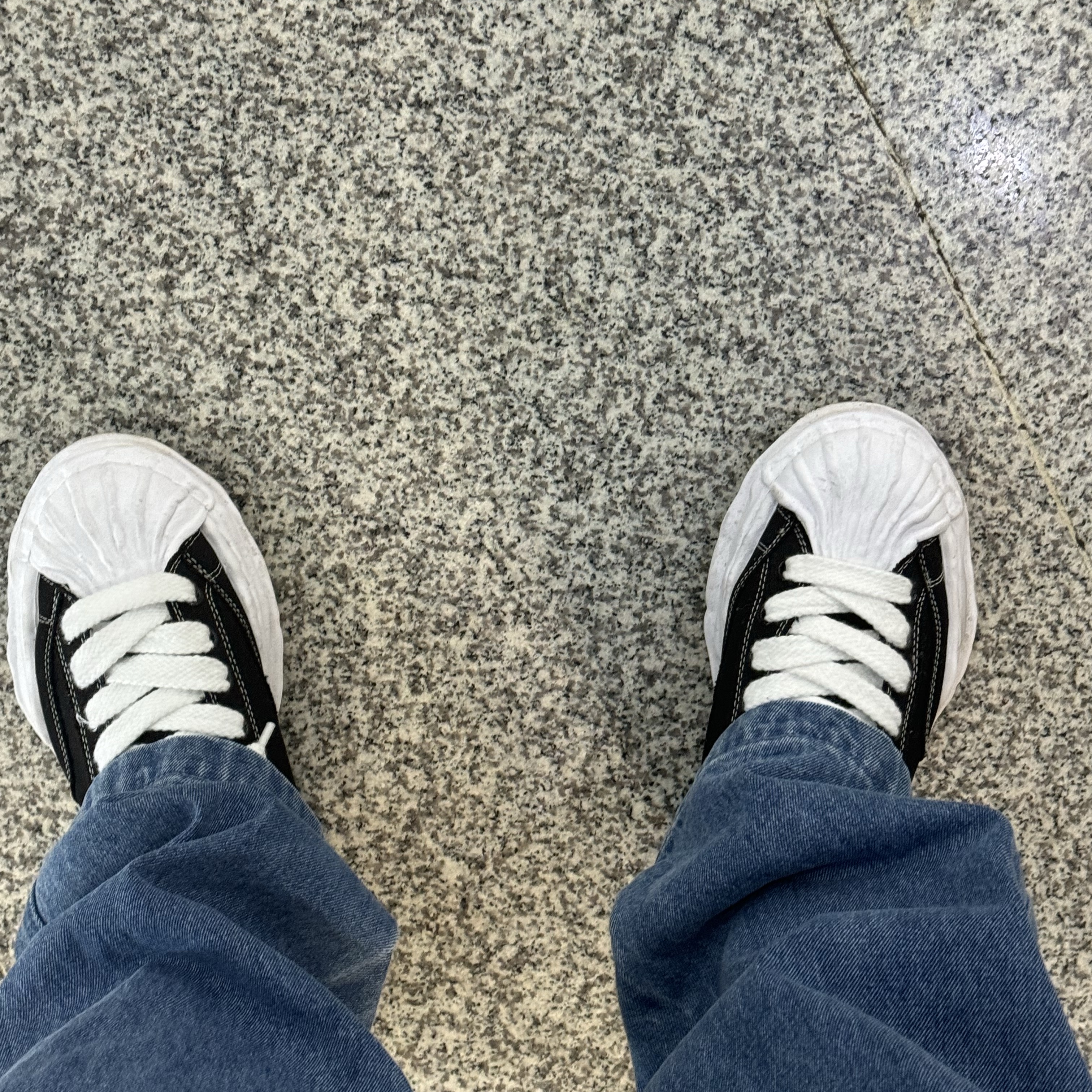 Maison Mihara Yasuhiro Blakey OG Sole Canvas Low-top Sneakers Black White, Stussy Basic Zip Hoodie Black 착용 스타일 - 2