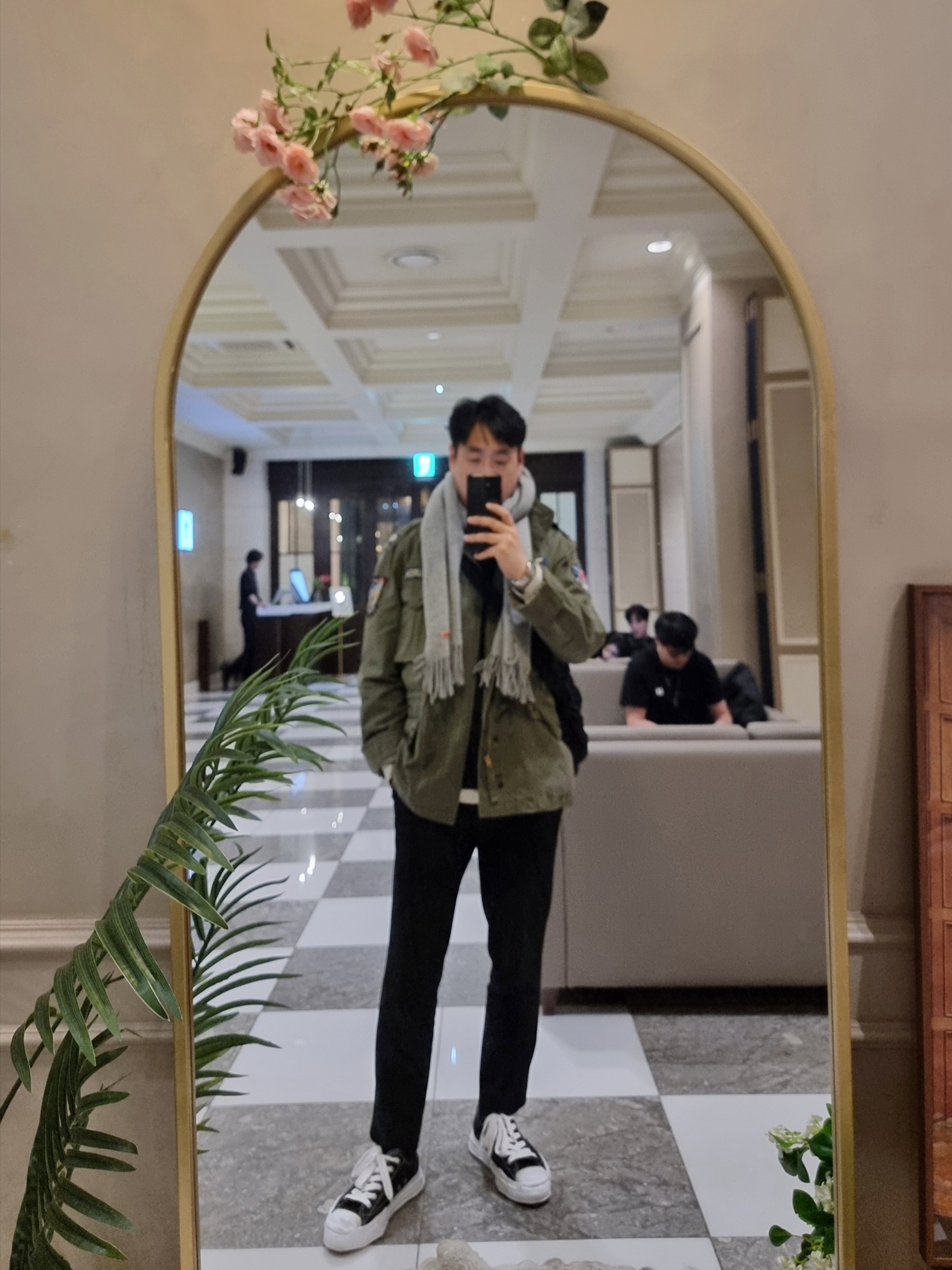 Maison Mihara Yasuhiro Hank OG Sole Canvas Low-top Sneakers Black, Acne Studios Canada Narrow New Wool Muffler Light Grey Melange 착용 스타일 - 1