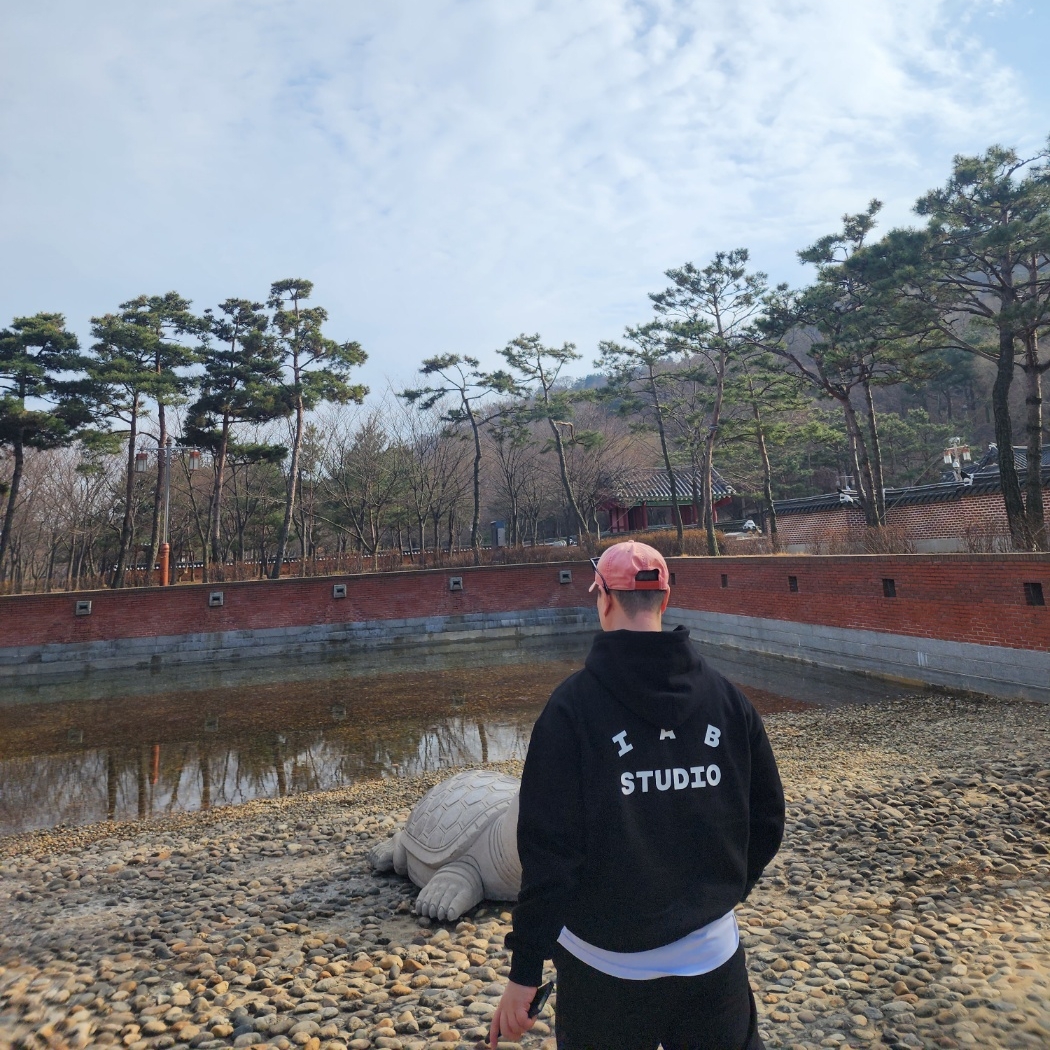 IAB Studio Hoodie Black, New Balance 990v1 Made in USA Black 착용 스타일 - 2