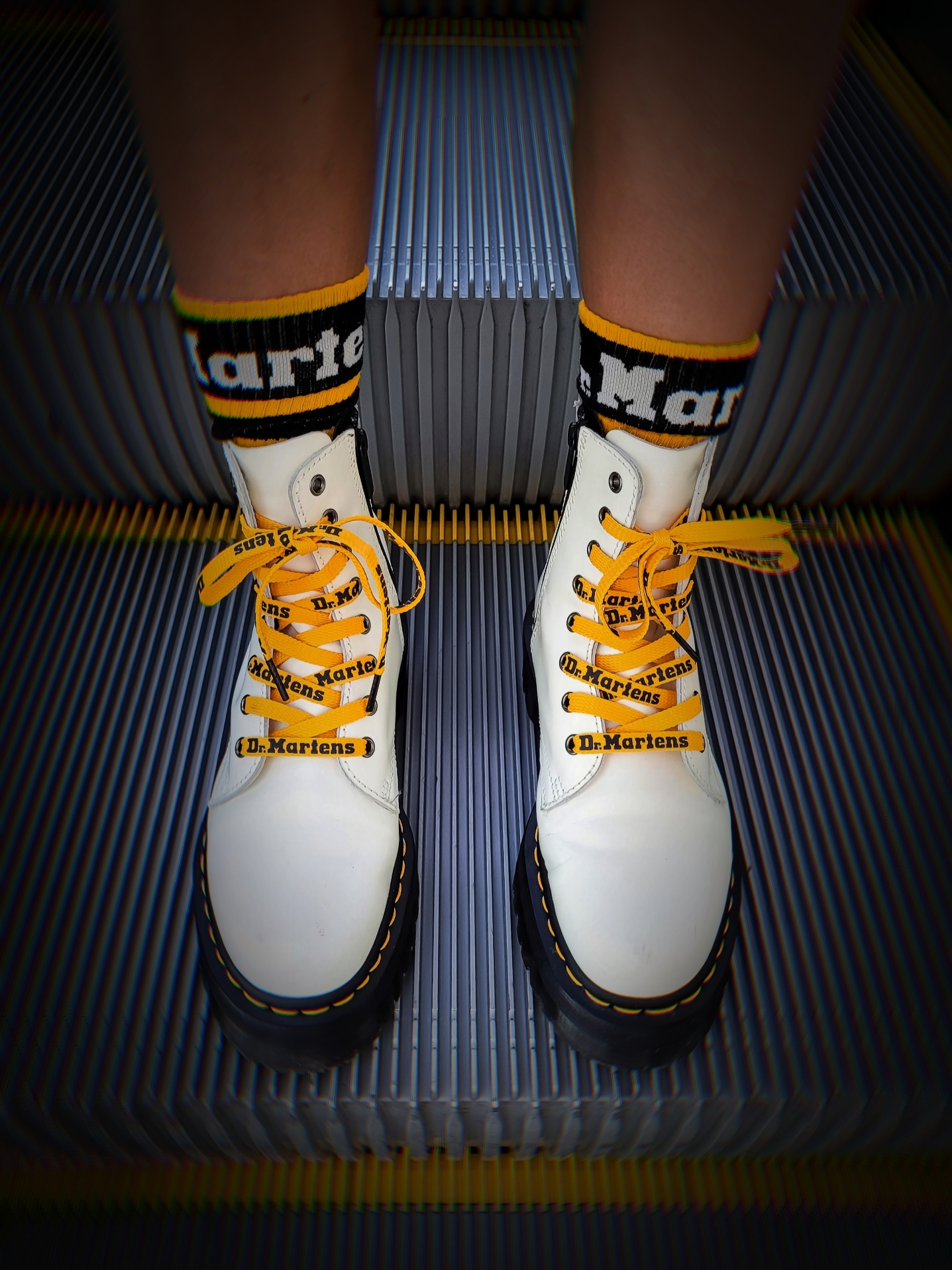 Dr. Martens Jadon Boots White 착용 스타일