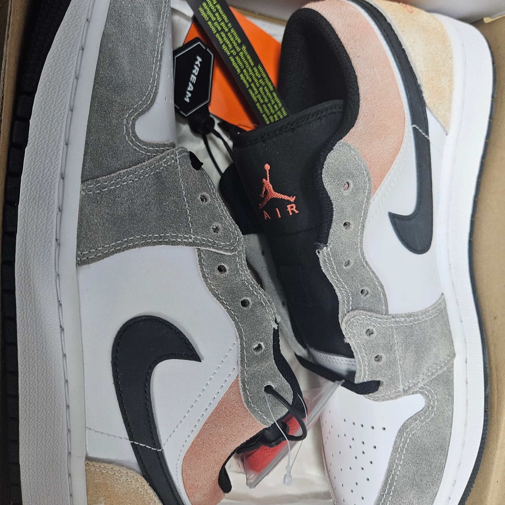 Jordan 1 Low SE Flight Club 착용 스타일