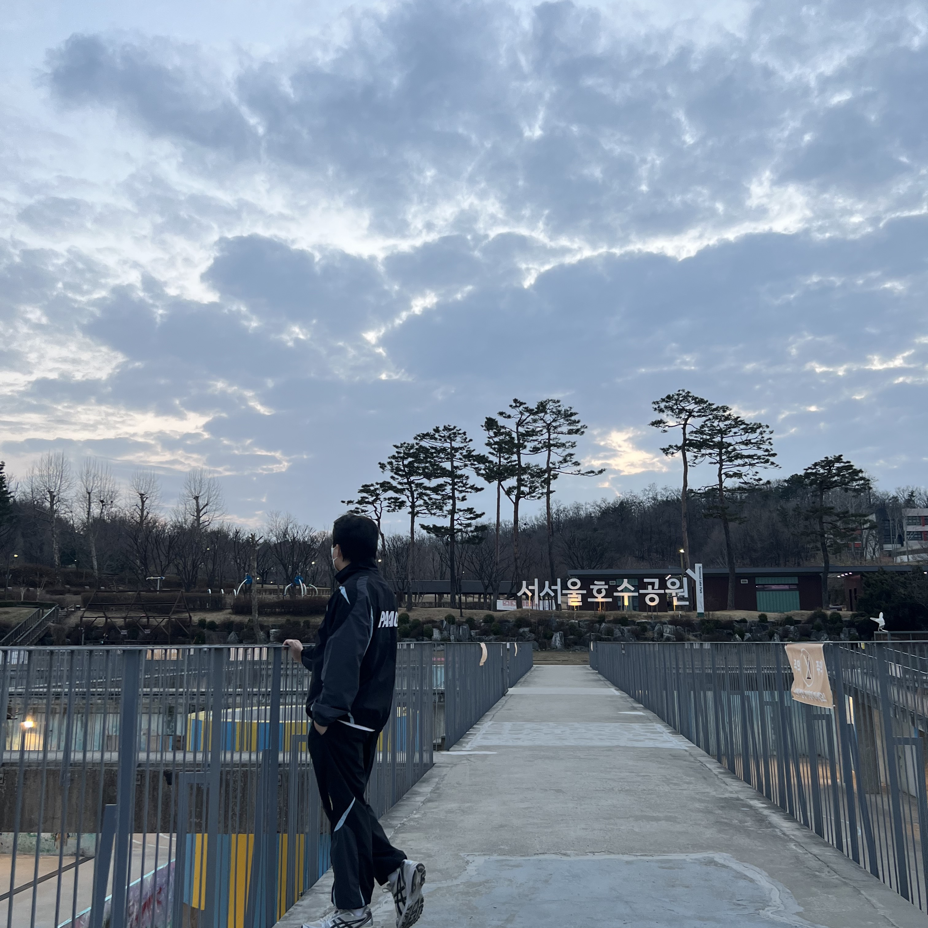 Palace Pro Shell Jogger Black - 23FW, Palace Pro Shell Jacket Black - 23FW 착용 스타일 - 1