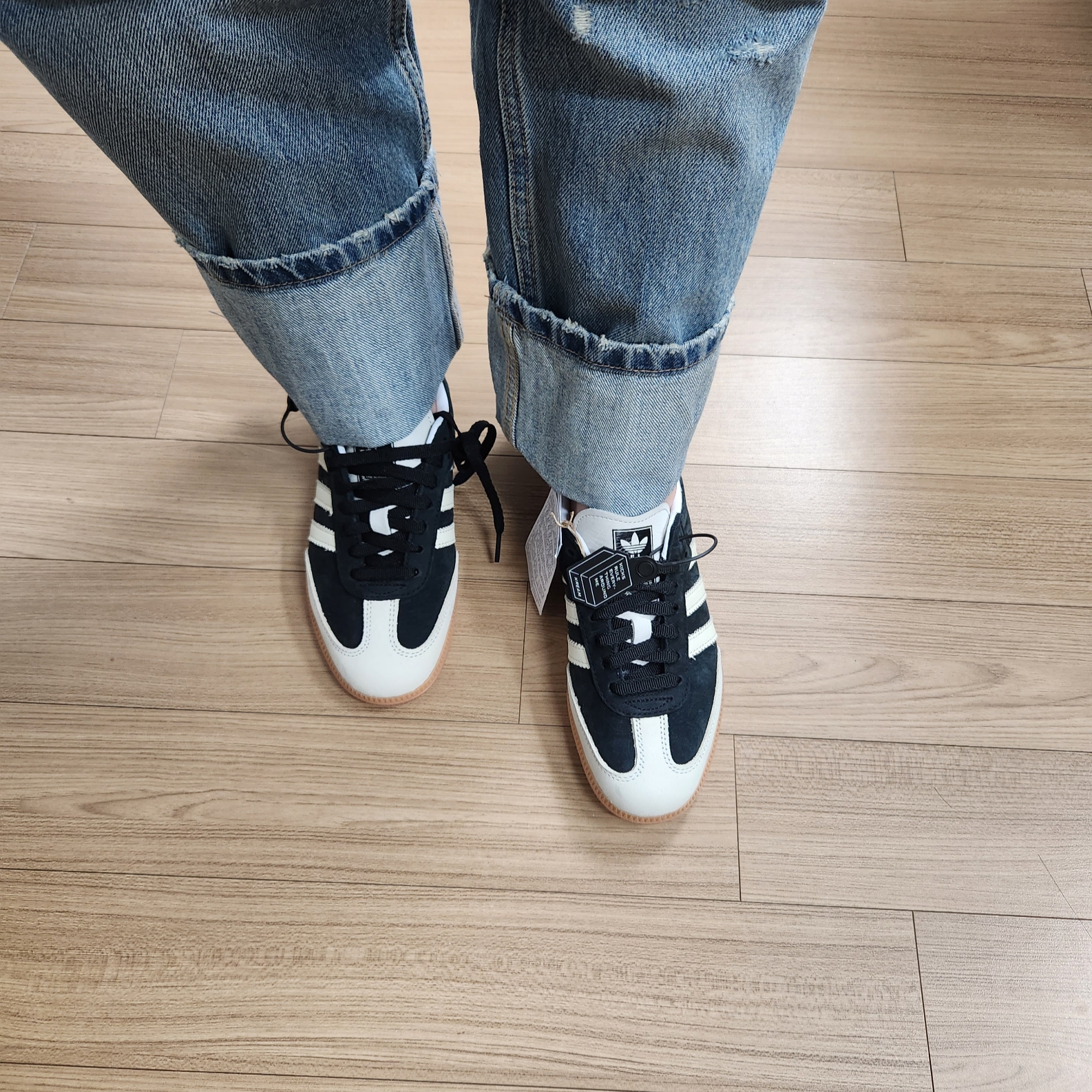 (W) Adidas Samba OG Core Black Wonder White 착용 스타일