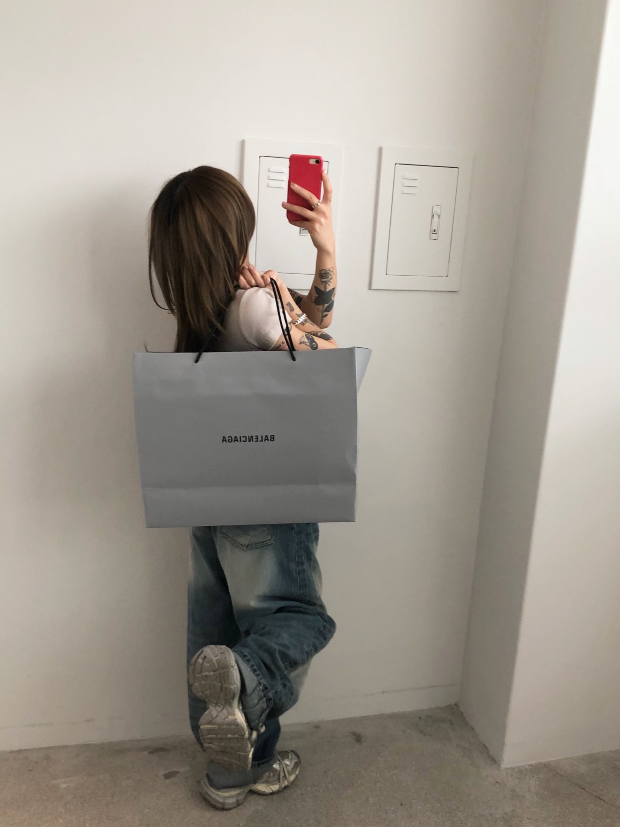 (W) Balenciaga 3XL Sneakers Light Beige 착용 스타일 - 2