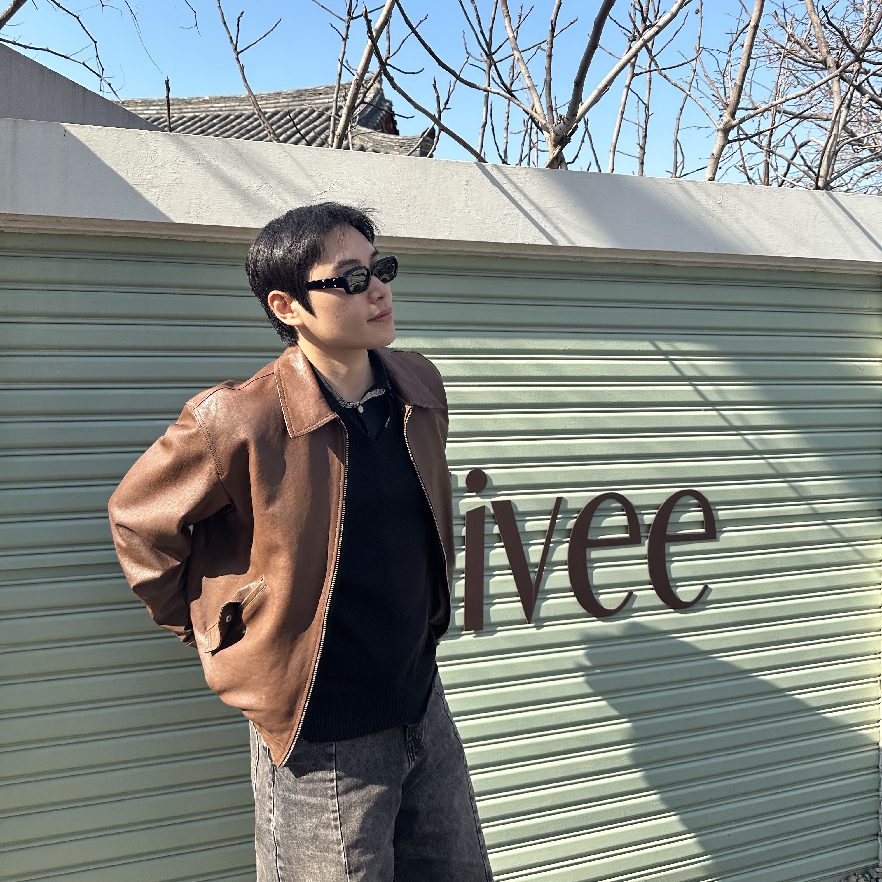 Gentle Monster x Maison Margiela MM106 Black Black 착용 스타일 - 1
