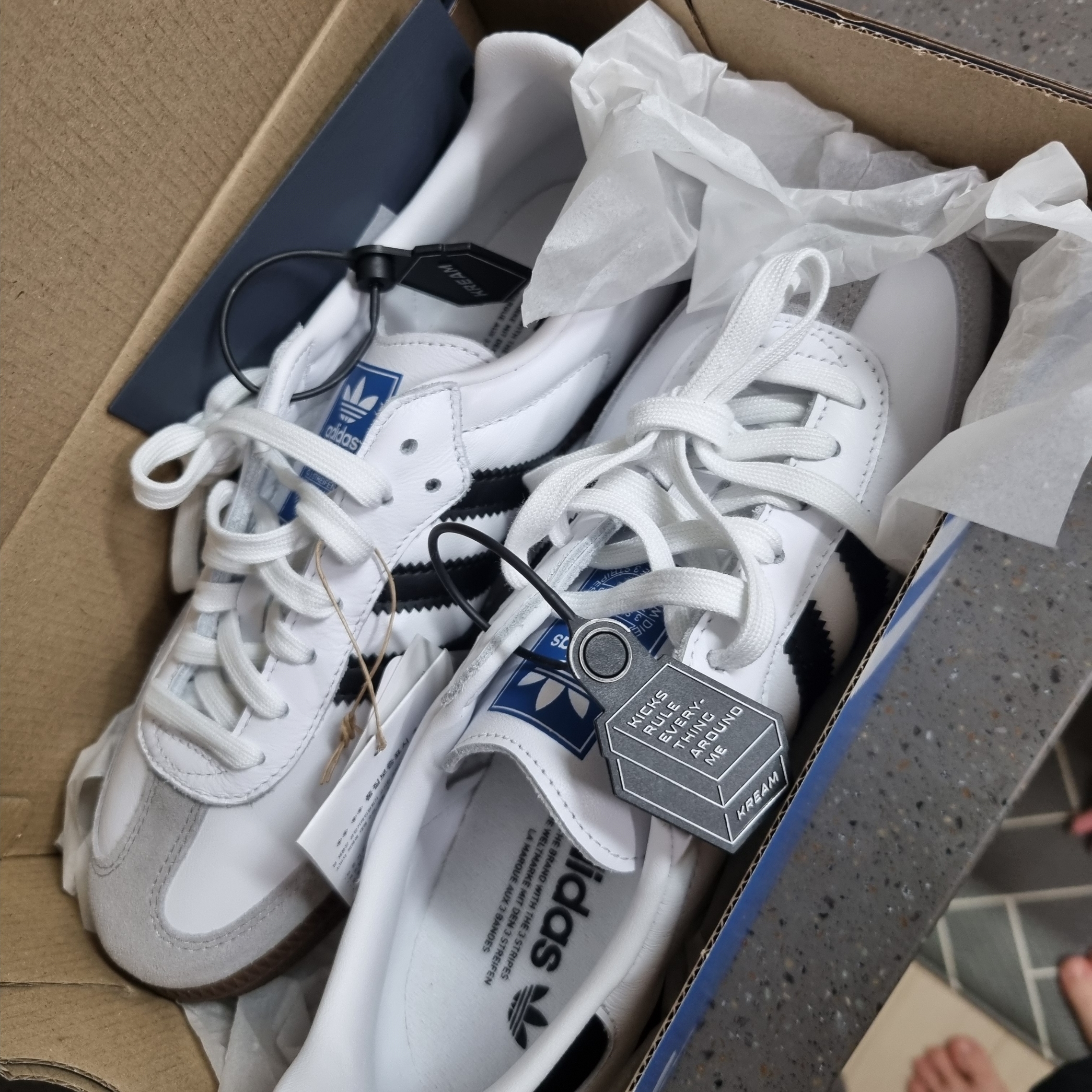 Adidas Samba OG Cloud White 착용 스타일