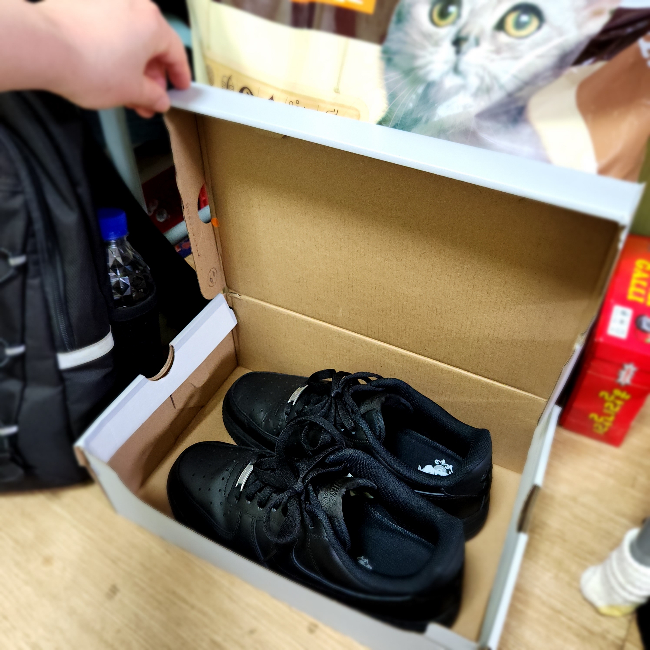 Nike Air Force 1 '07 Low Triple Black 착용 스타일