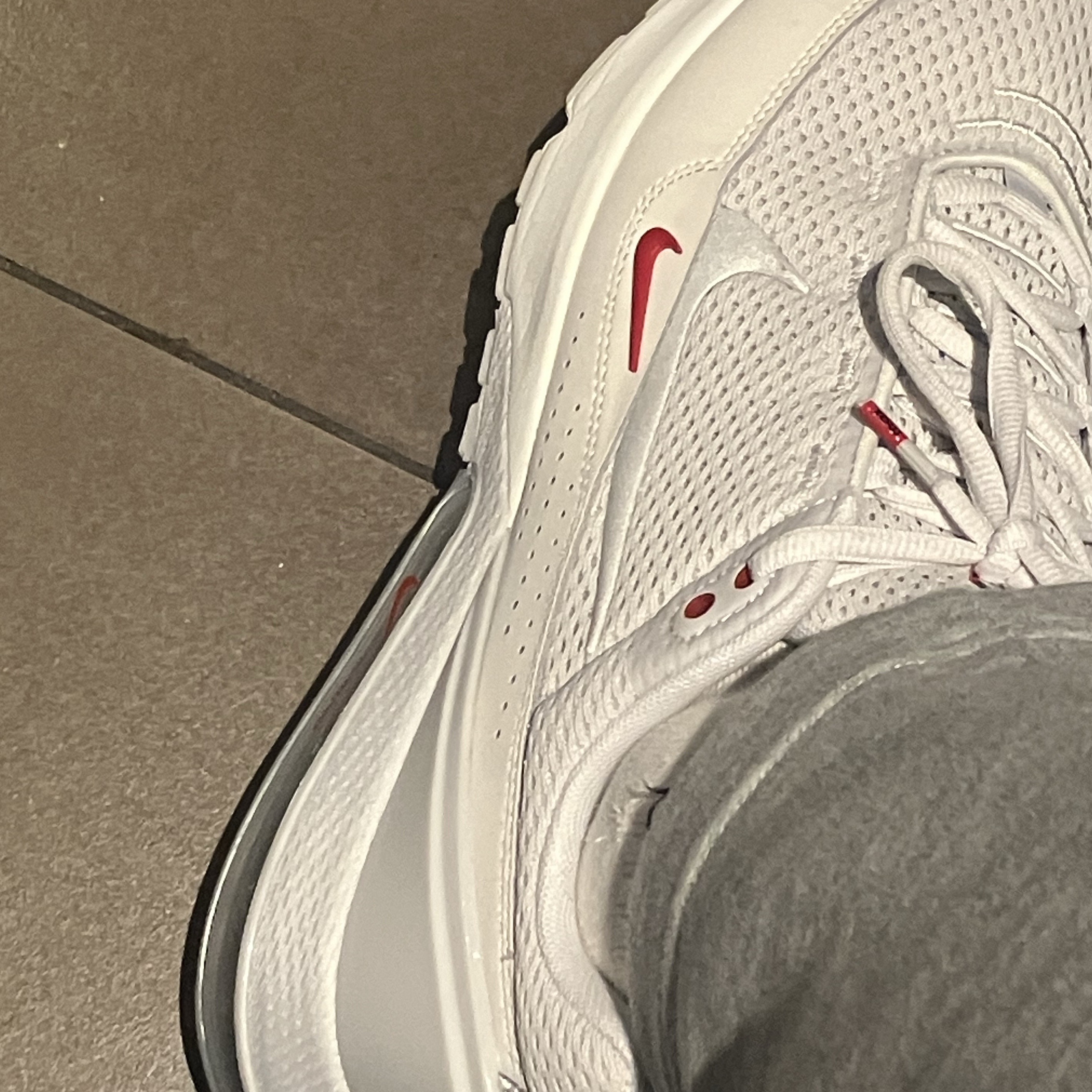 Nike Air Max Pulse Phantom 착용 스타일