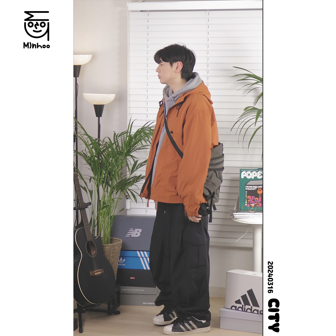Adidas Superstar 82 Black White 착용 스타일 - 3