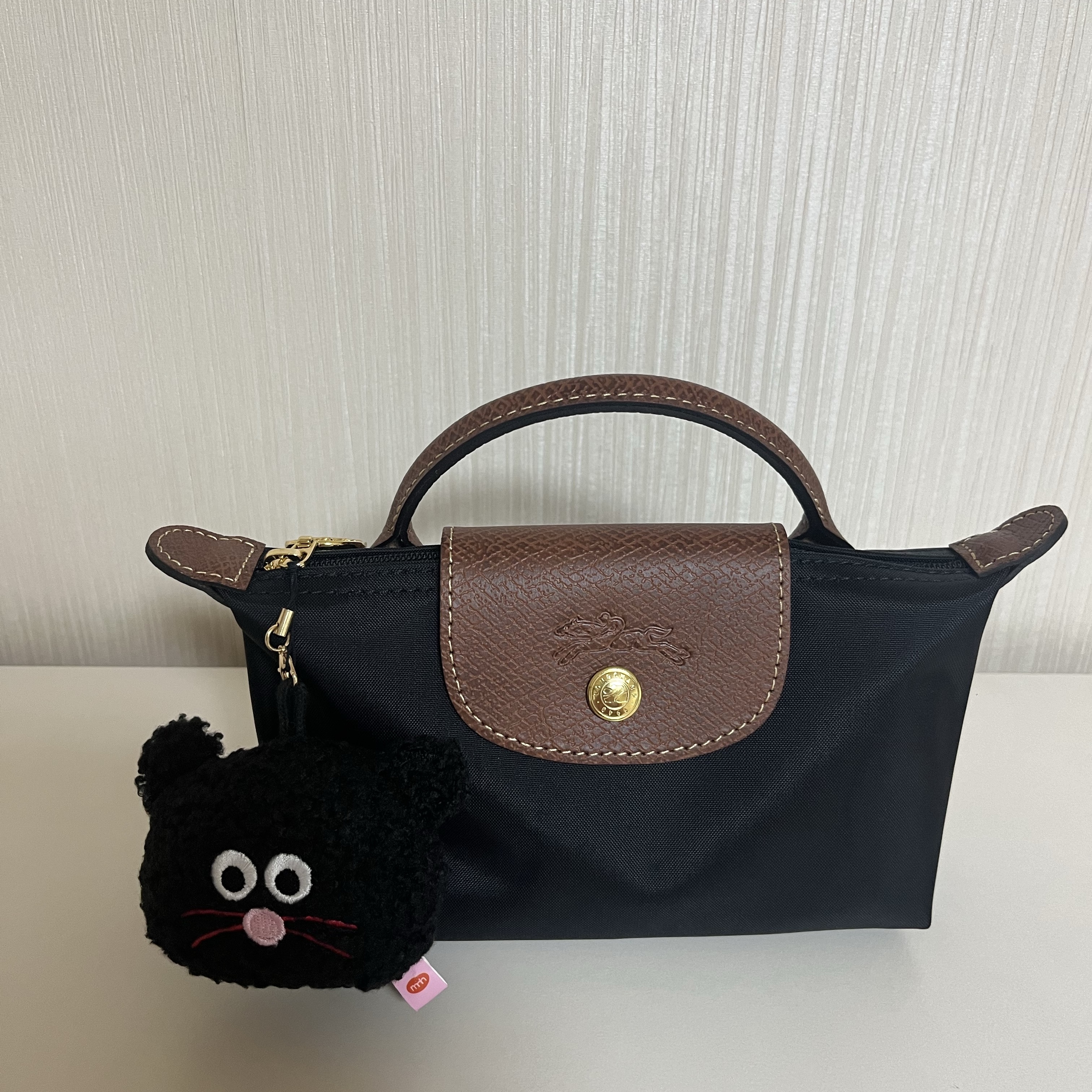 Longchamp Le Pliage Original Handle Pouch Black 착용 스타일