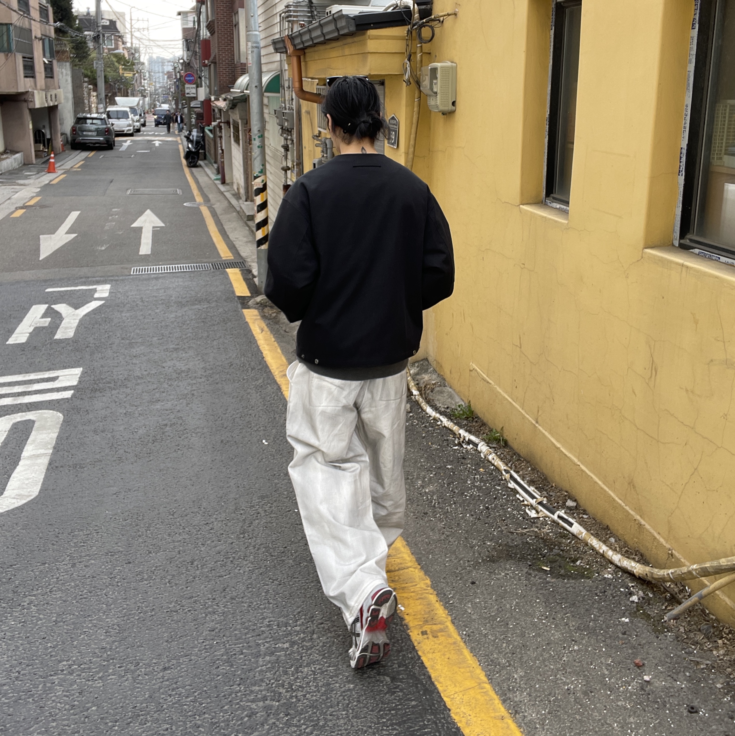 Asics Gel-Kayano 14 White Classic Red, Gentle Monster x Maison Margiela MM007 Black Black 착용 스타일 - 3