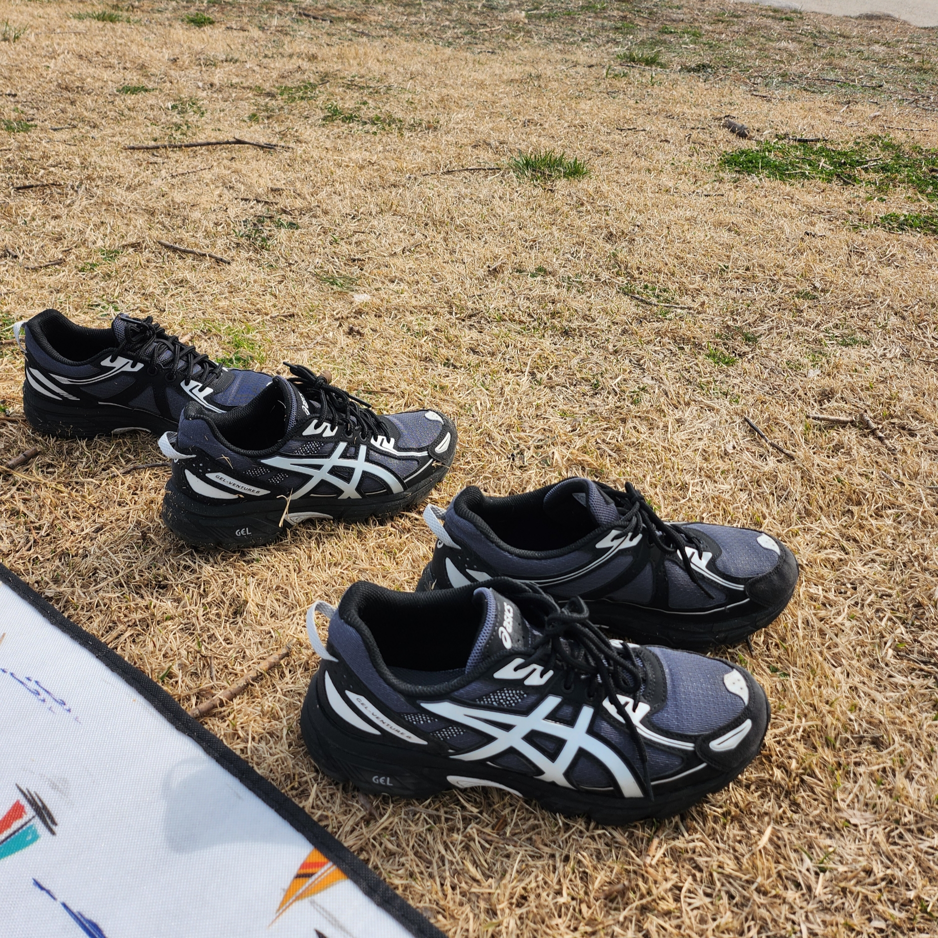 Asics Gel-Venture 6 Carrier Grey 착용 스타일