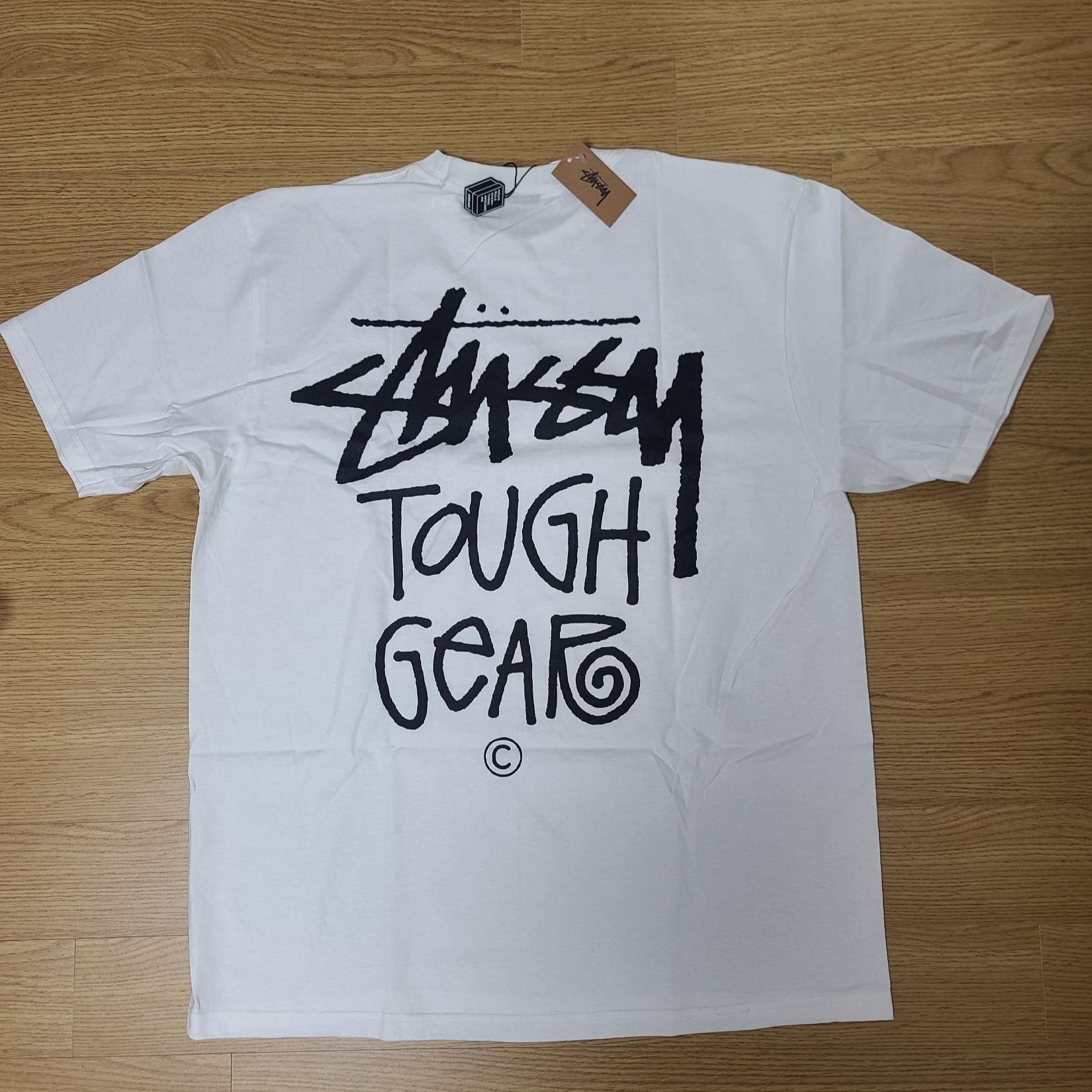 Stussy Tough Gear T-Shirt White 착용 스타일 - 1