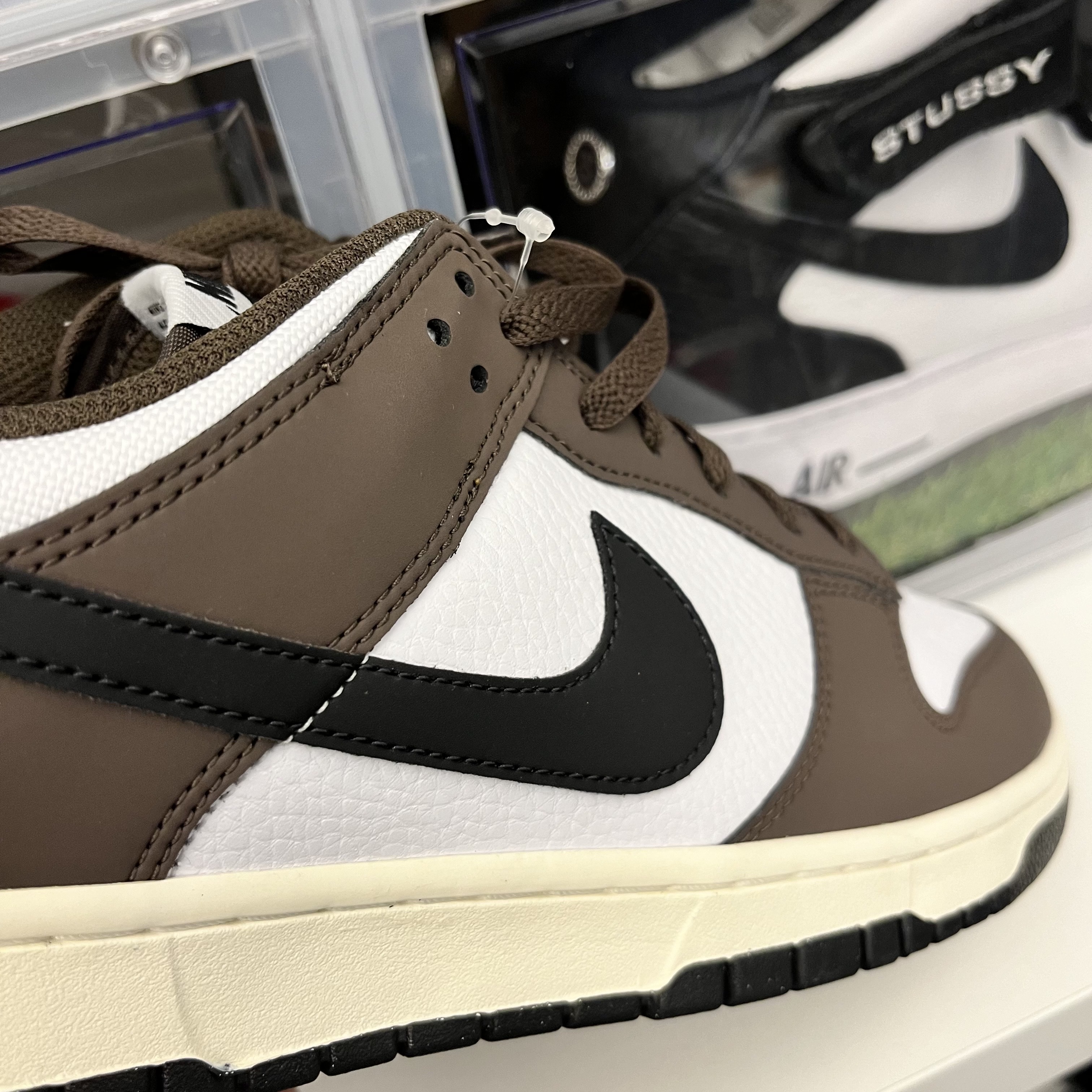 Nike Dunk Low Retro Next Nature Baroque Brown White 착용 스타일 - 1