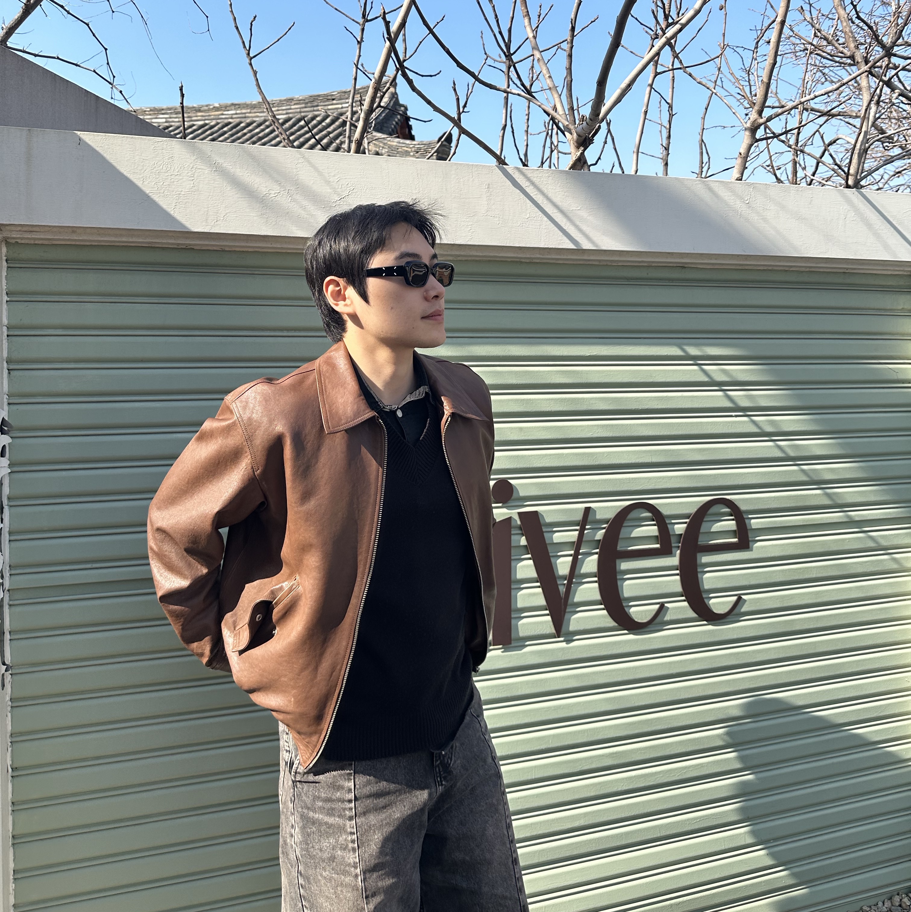Gentle Monster x Maison Margiela MM106 Black Black 착용 스타일 - 2