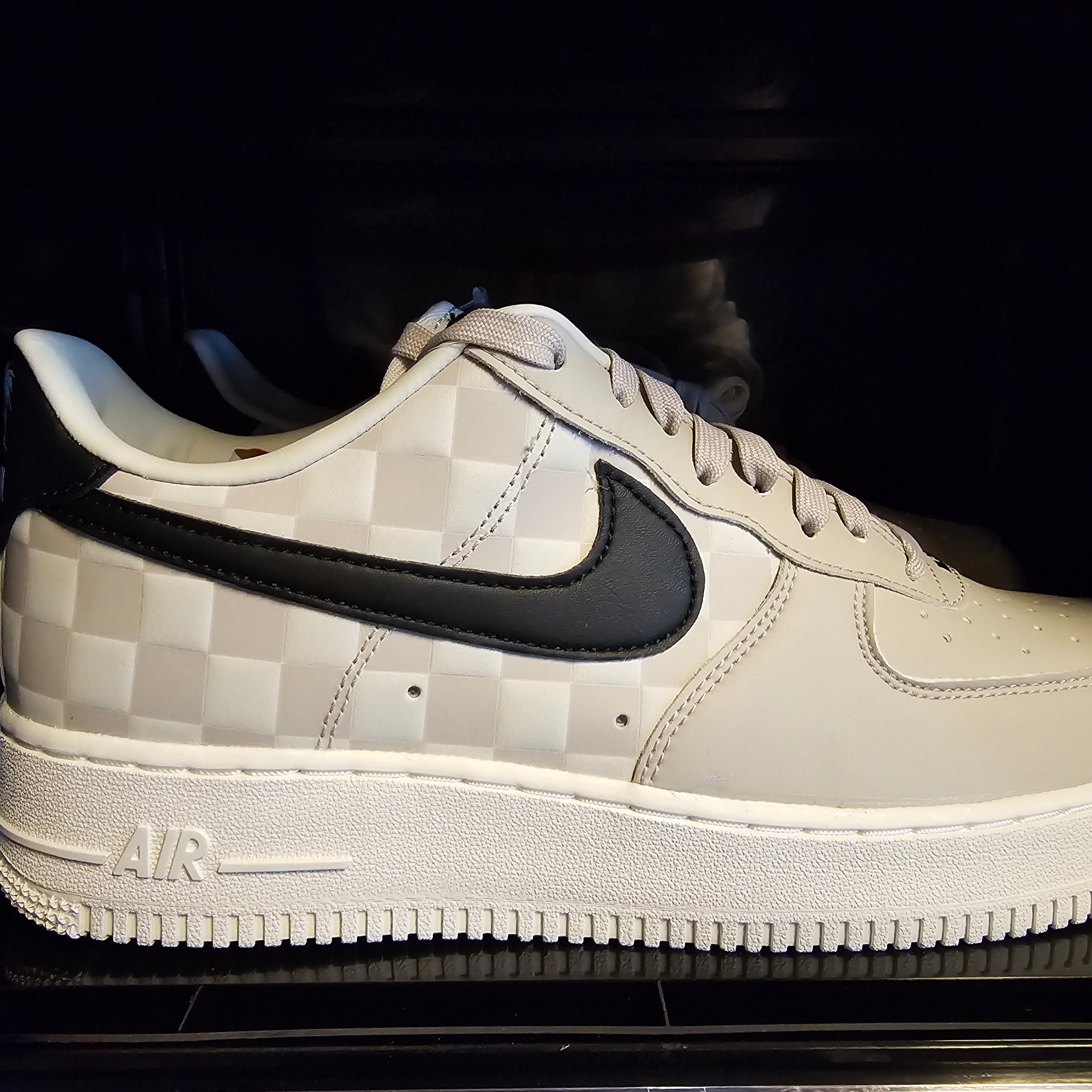 Nike Air Force 1 '07 QS LBJ 착용 스타일