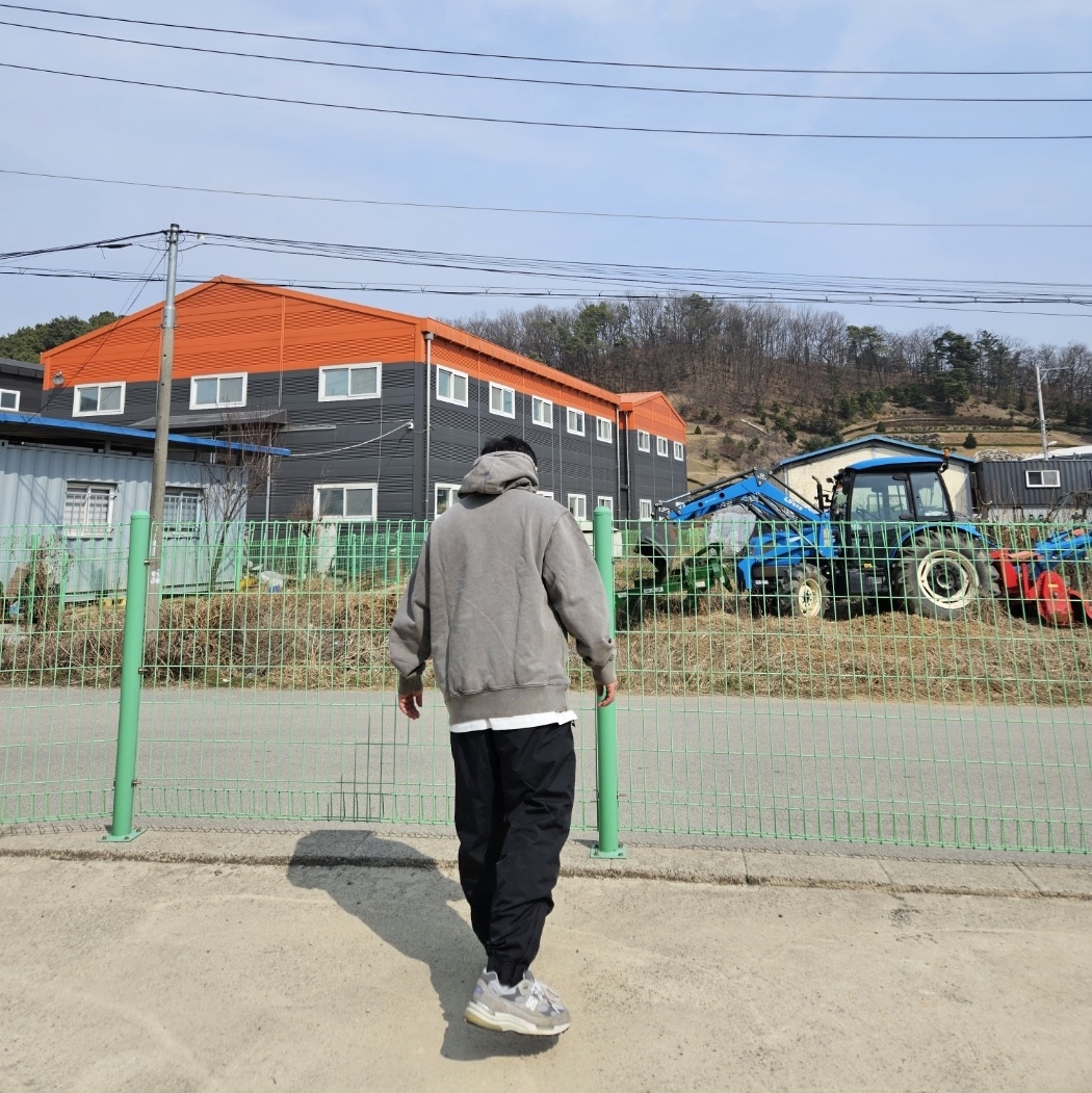 Palace Fadey Hood Metalico - 24SS 착용 스타일 - 2