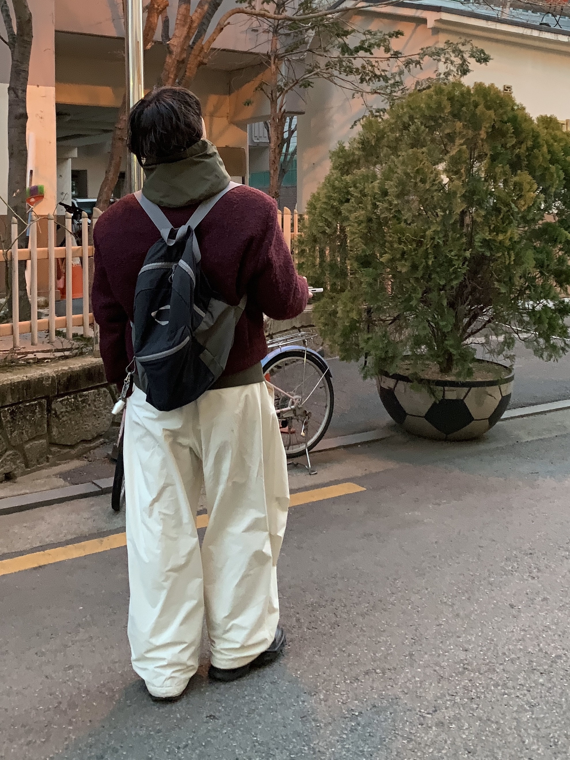 Adidas x Raf Simons New Runner Black, Mischief Rhombus Light Weight Backpack Black - The Hyundai Seoul Exclusive 착용 스타일 - 2
