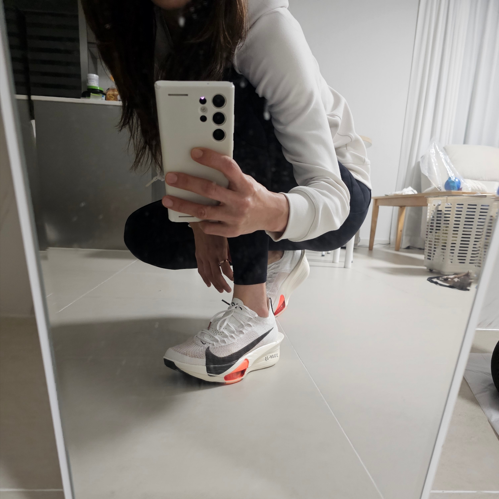 (W) Nike Air Zoom Alphafly Next% 3 Proto White Total Orange 착용 스타일 - 2