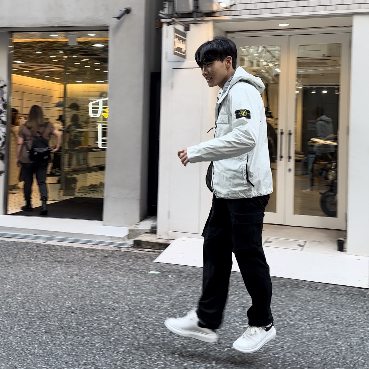 Stone Island 40223 Membrana 3L TC Garment Dyed Hooded Jacket Ice - 22SS, Alexander McQueen Oversized Sneakers White Black 착용 스타일