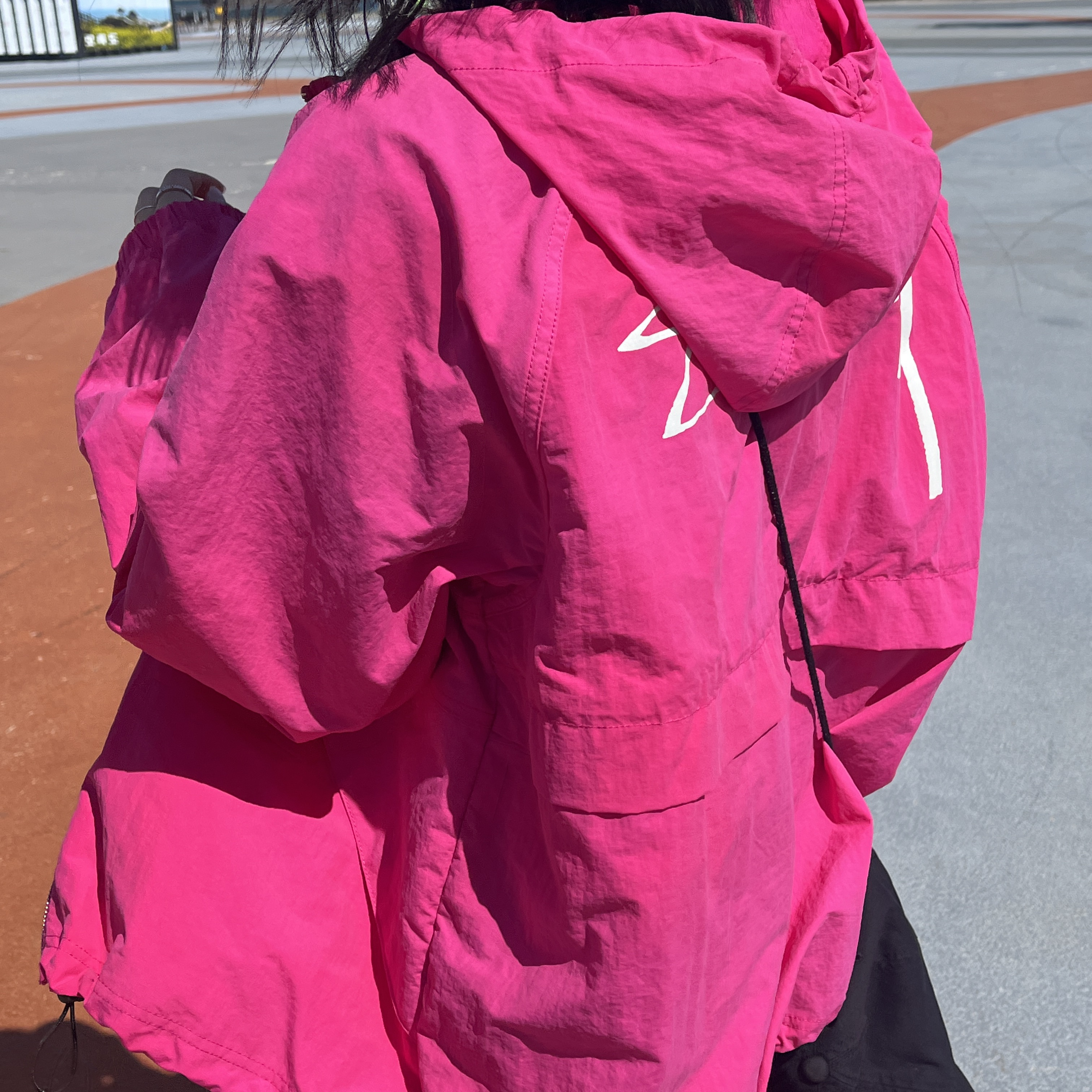 Stussy Wave Dye Beach Shell Jacket Fuchsia, Cardinal Red Hawoo-A Bag Mix 착용 스타일 - 2