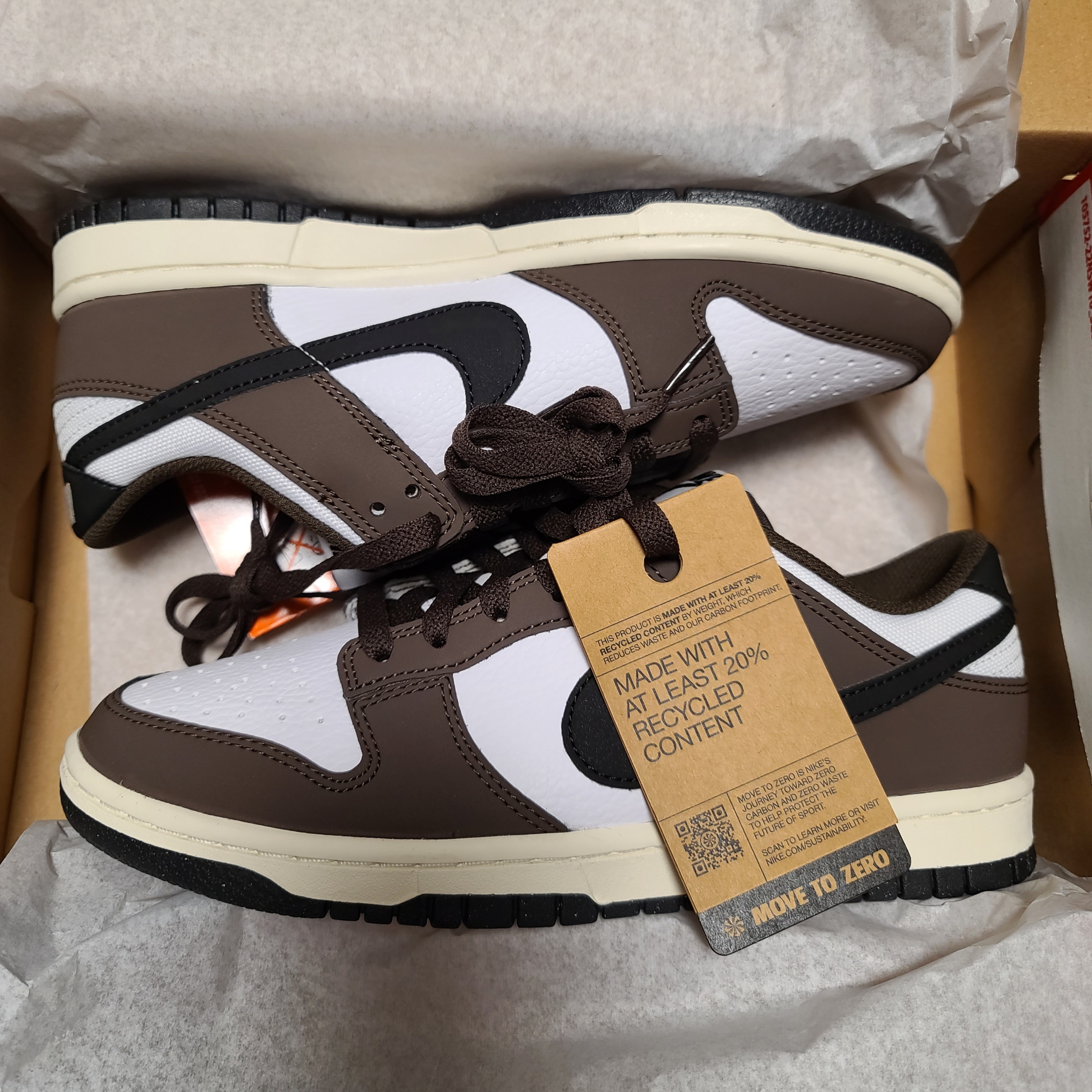 Nike Dunk Low Retro Next Nature Baroque Brown White 착용 스타일 - 1