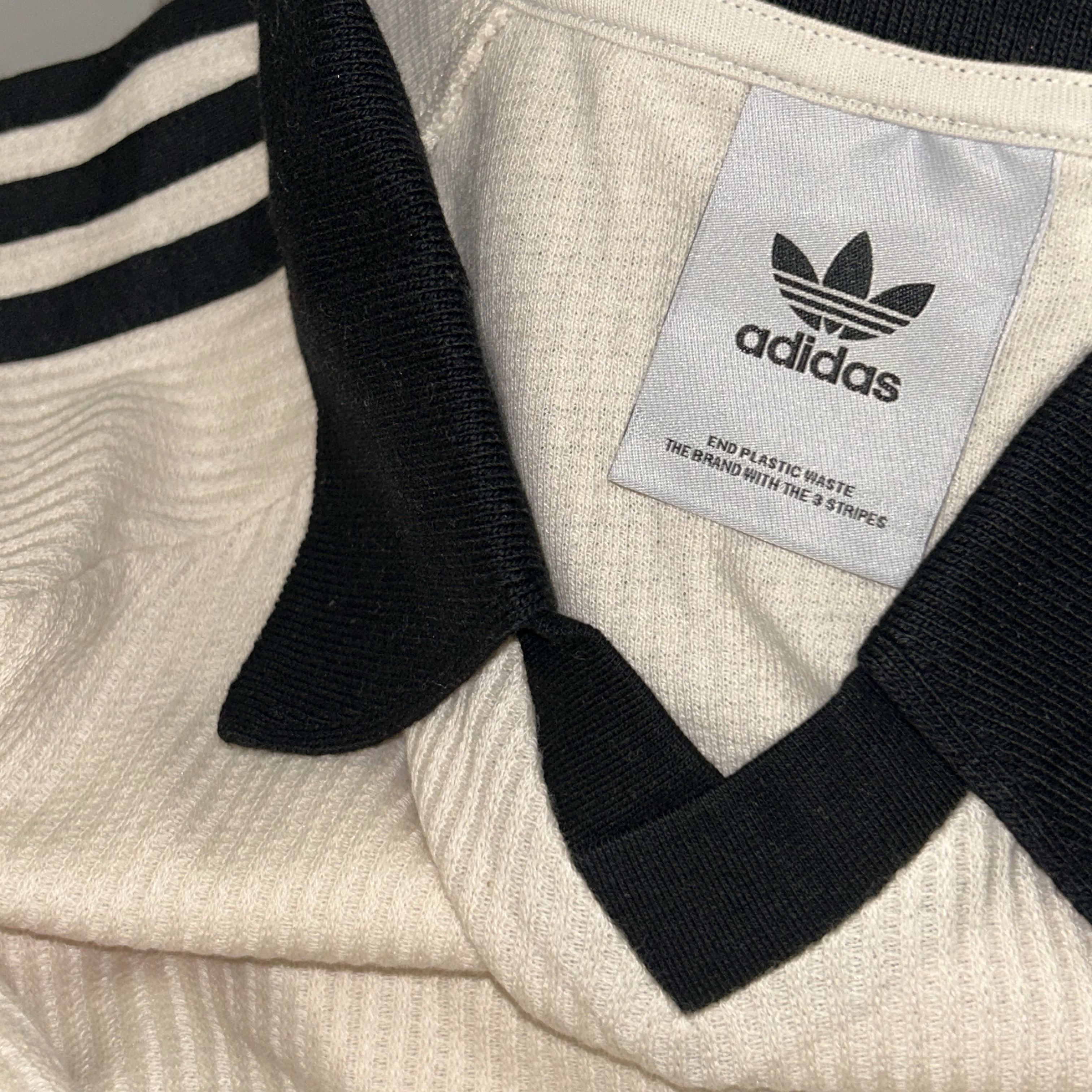 Adidas Adicolor Classics Waffle Polo Shirt Wonder White - US Sizing 착용 스타일