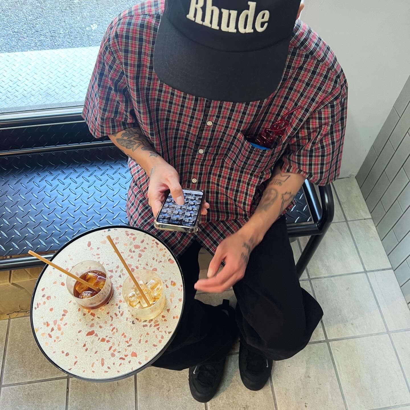 Supreme Loose Fit Mini Plaid S/S Shirt Black - 24SS, Nike x Comme des Garcons Homme Plus Air Foamposite One Black 착용 스타일 - 1