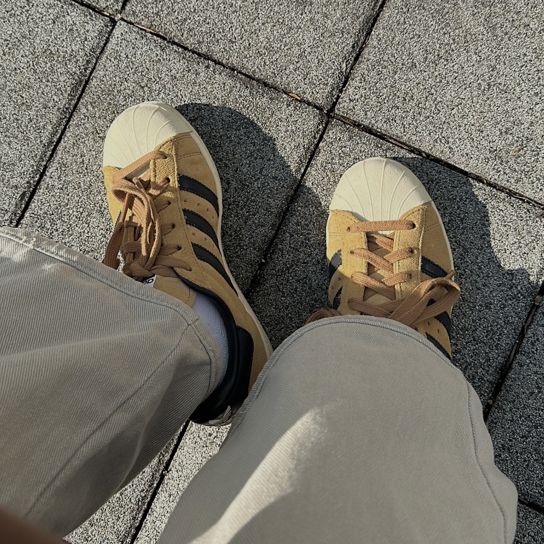 Adidas Superstar 82 Mesa Core Black 착용 스타일
