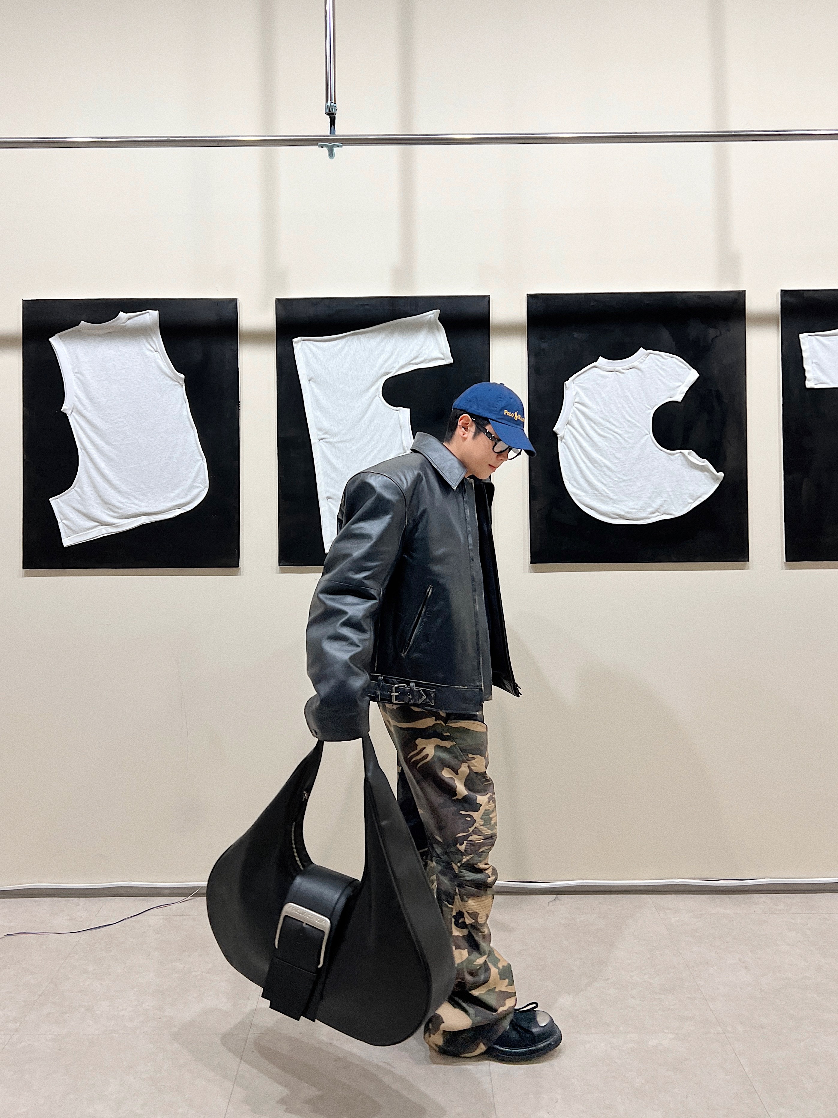 Project G/R Unbalanced Reworked Bomber Jacket Khaki, Project G/R Layered Cargo Denim Pants Blue Camo 착용 스타일 - 2