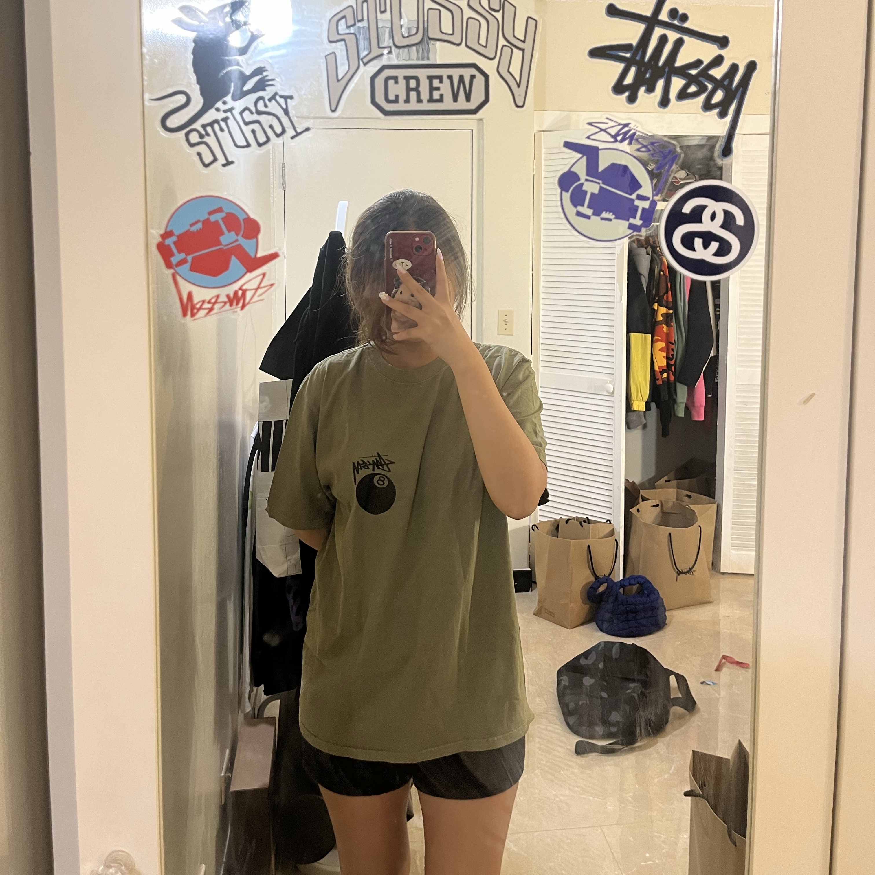 Stussy 8 Ball Pigment Dyed T-Shirt Olive, Stussy 8 Ball Pigment Dyed T-Shirt Black 착용 스타일 - 1