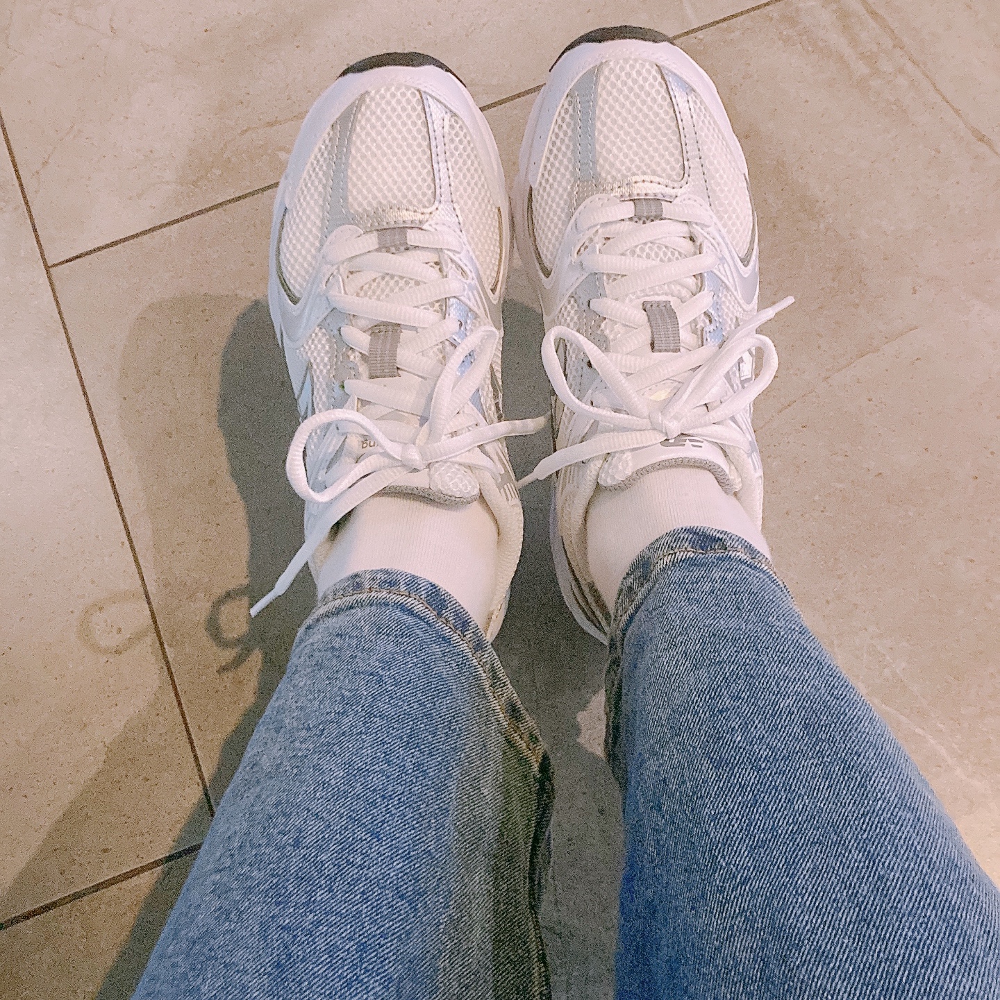New Balance 530 White Silver 착용 스타일