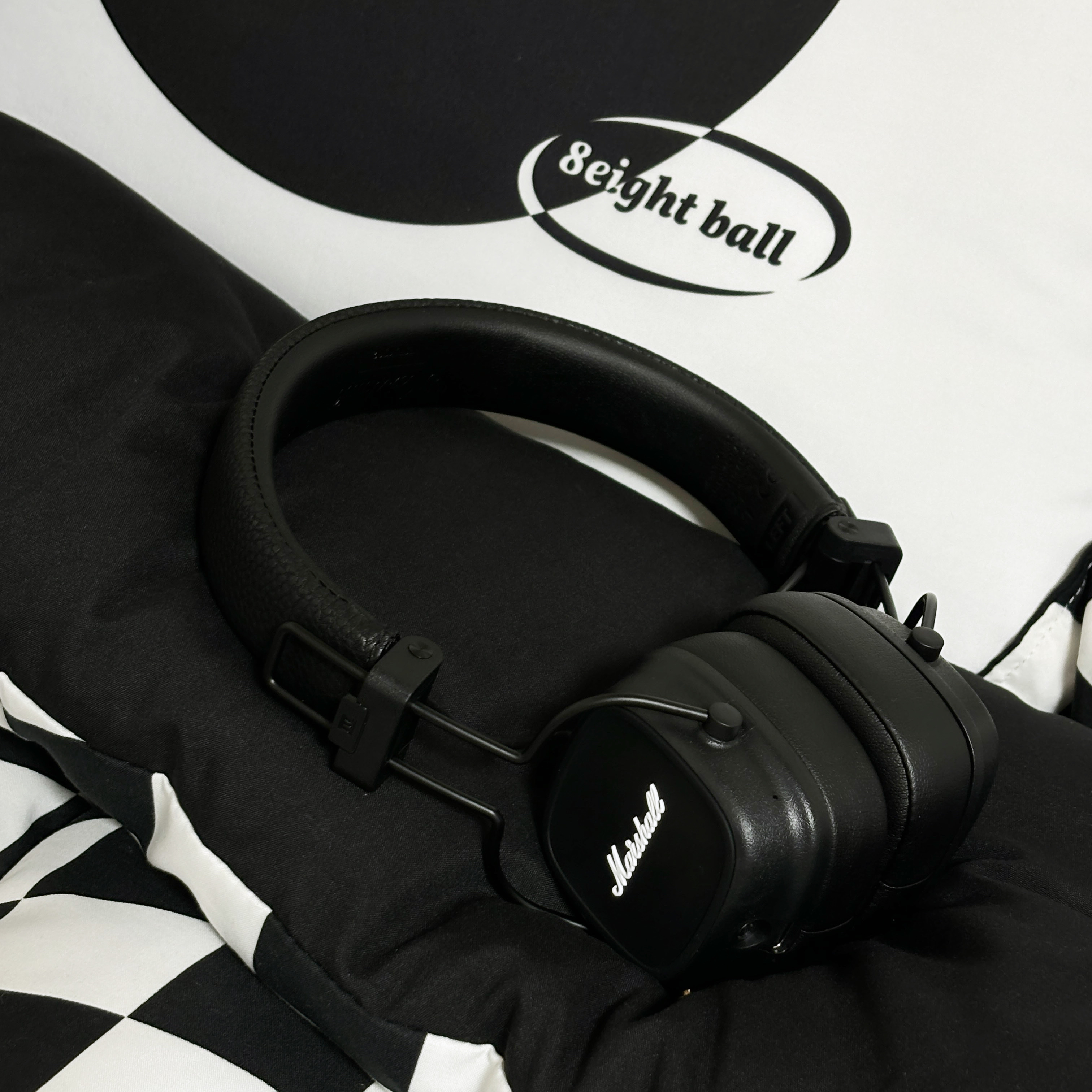 Marshall Major IV Black (Korean Ver.) 착용 스타일