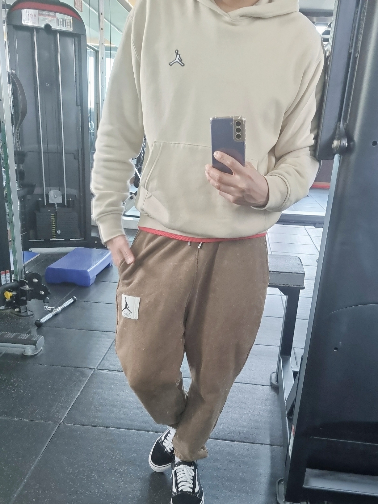 Jordan Essential Statement Fleece Pants Light Olive - Asia, Jordan Essential Fleece Pullover Hoodie Rattan - Asia 착용 스타일