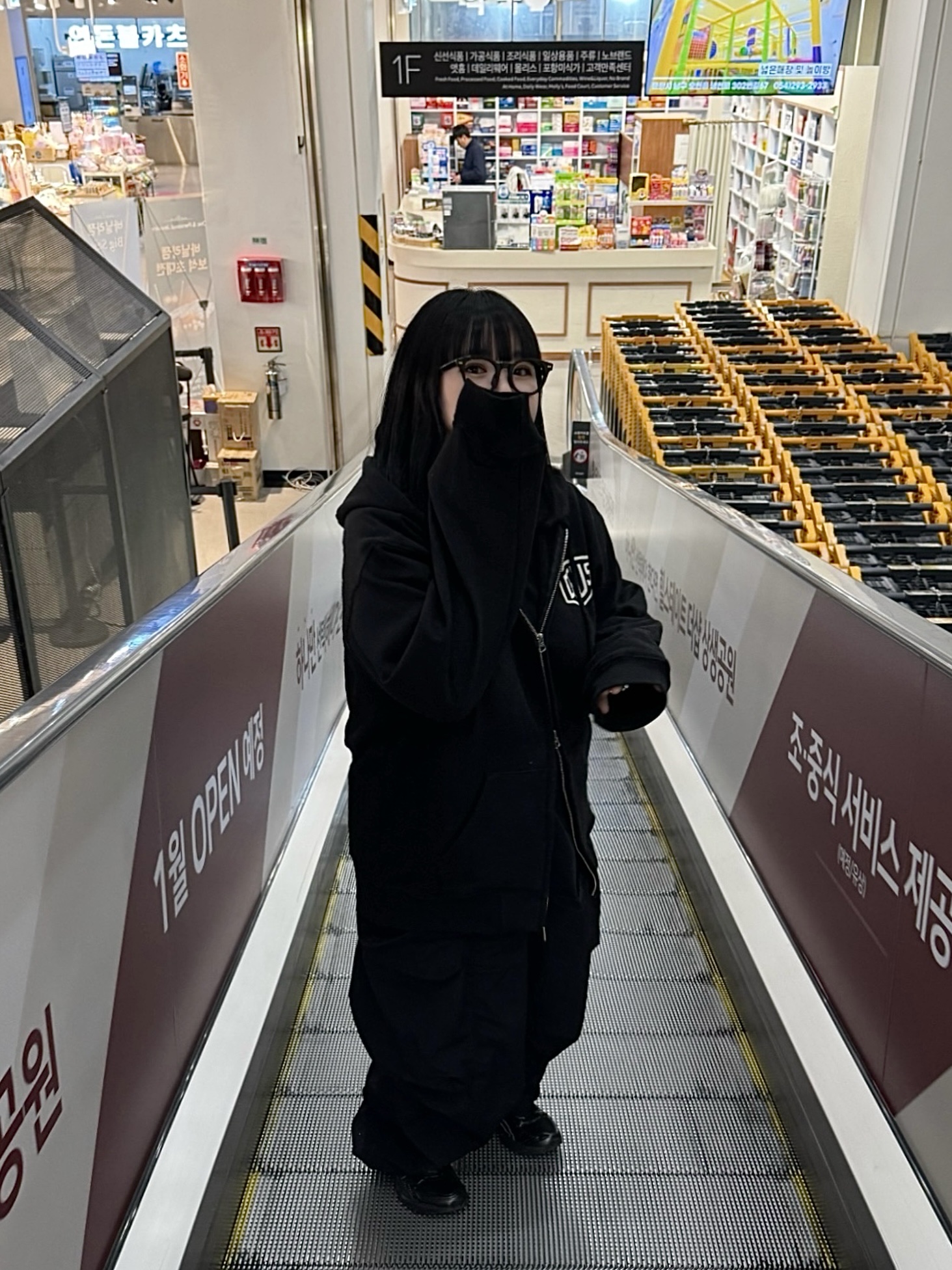 Deus Ex Machina Seoul College Hooded Jacket Black, Asics Gel-Kayano 14 Black Pure Silver 착용 스타일 - 1