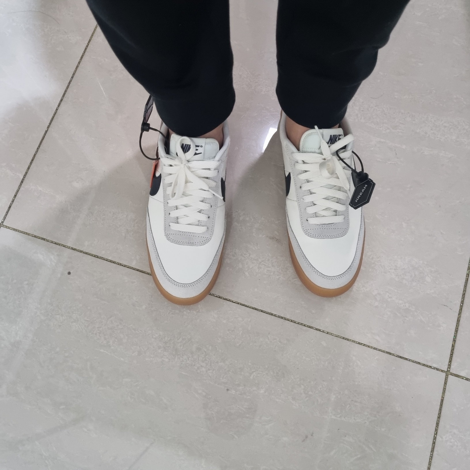 Nike Killshot 2 Leather Sail Oil Grey Gum 착용 스타일