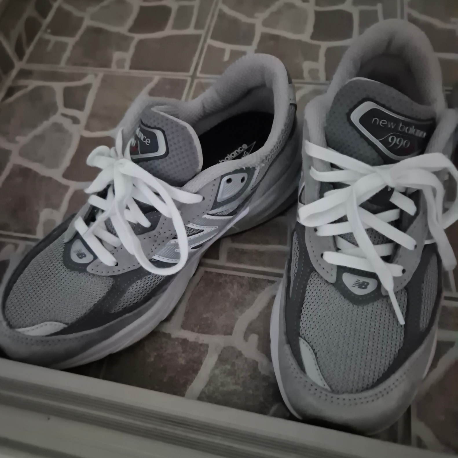 (W) New Balance 990v6 Made in USA Grey - B Standard 착용 스타일
