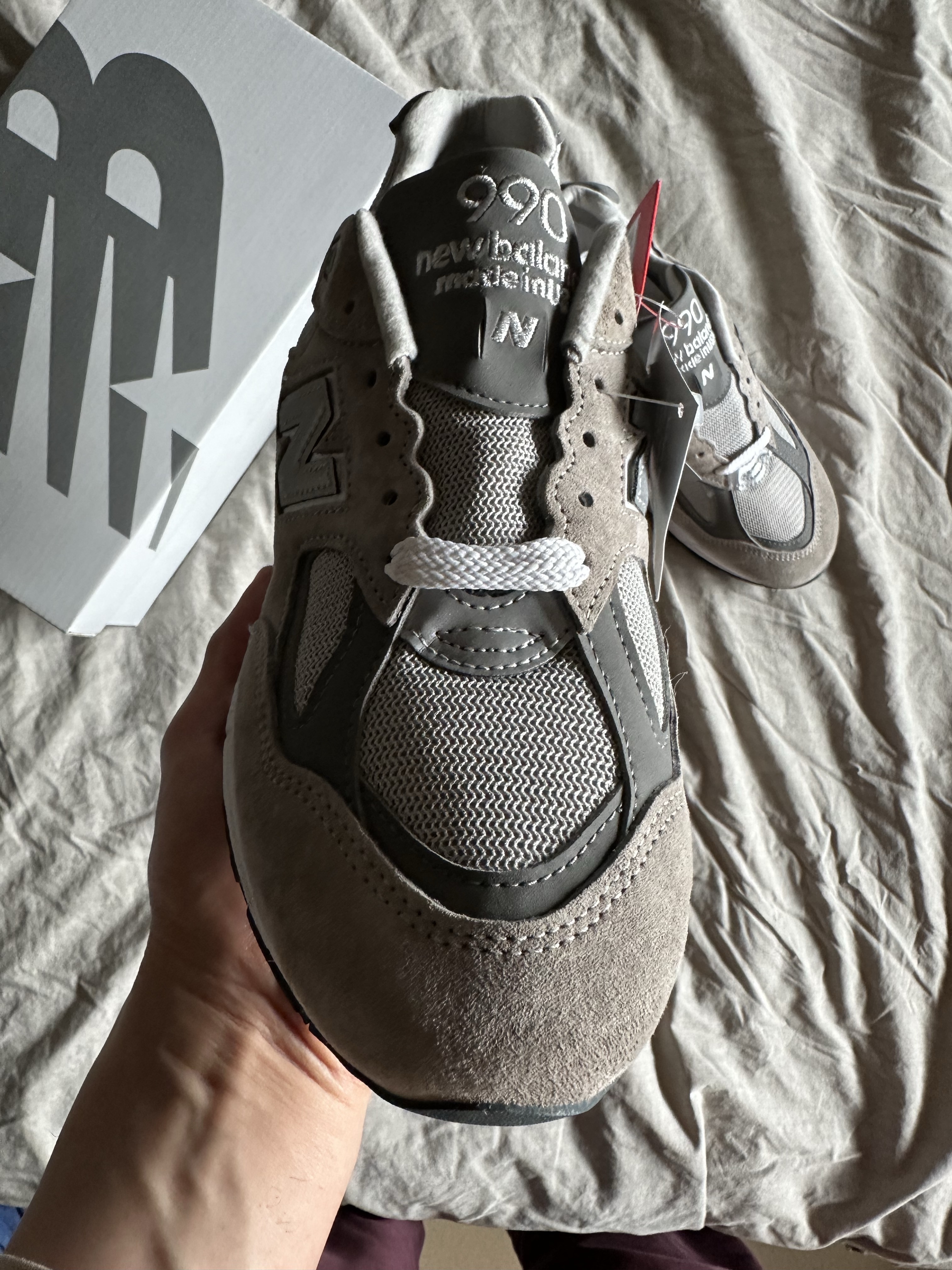 New Balance 990v2 Made in USA Grey 착용 스타일 - 4