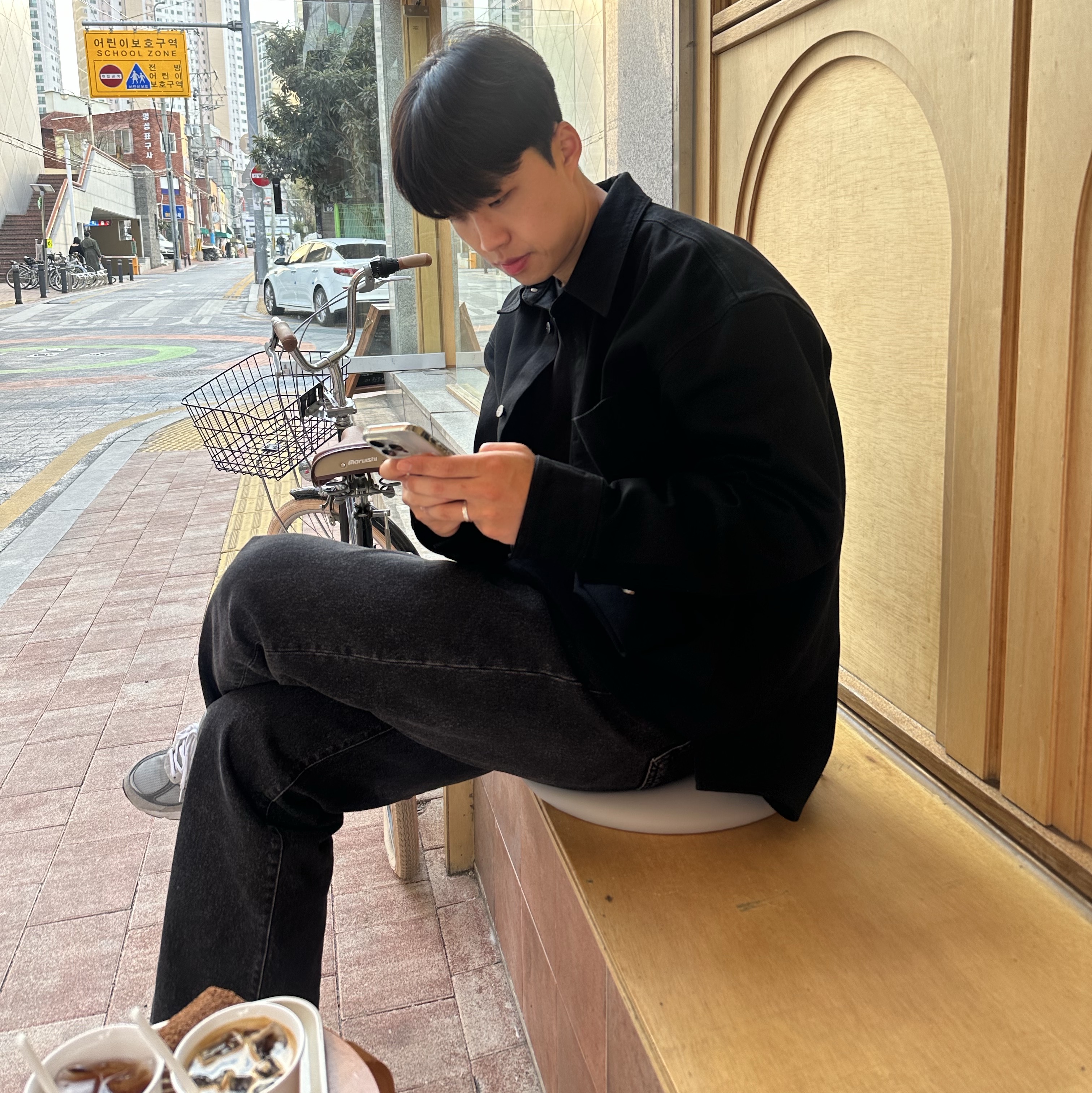 Wooyoungmi Back Logo Denim Shirt Black - 24SS, New Balance 990v4 Made in USA Grey Silver 착용 스타일