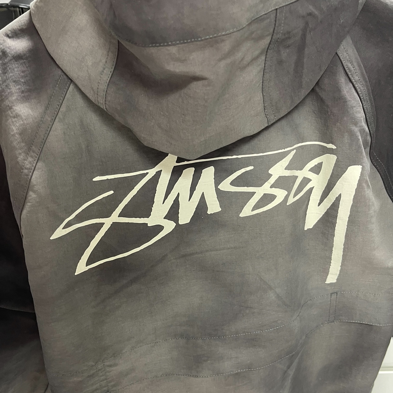Stussy Wave Dye Beach Shell Jacket Black 착용 스타일