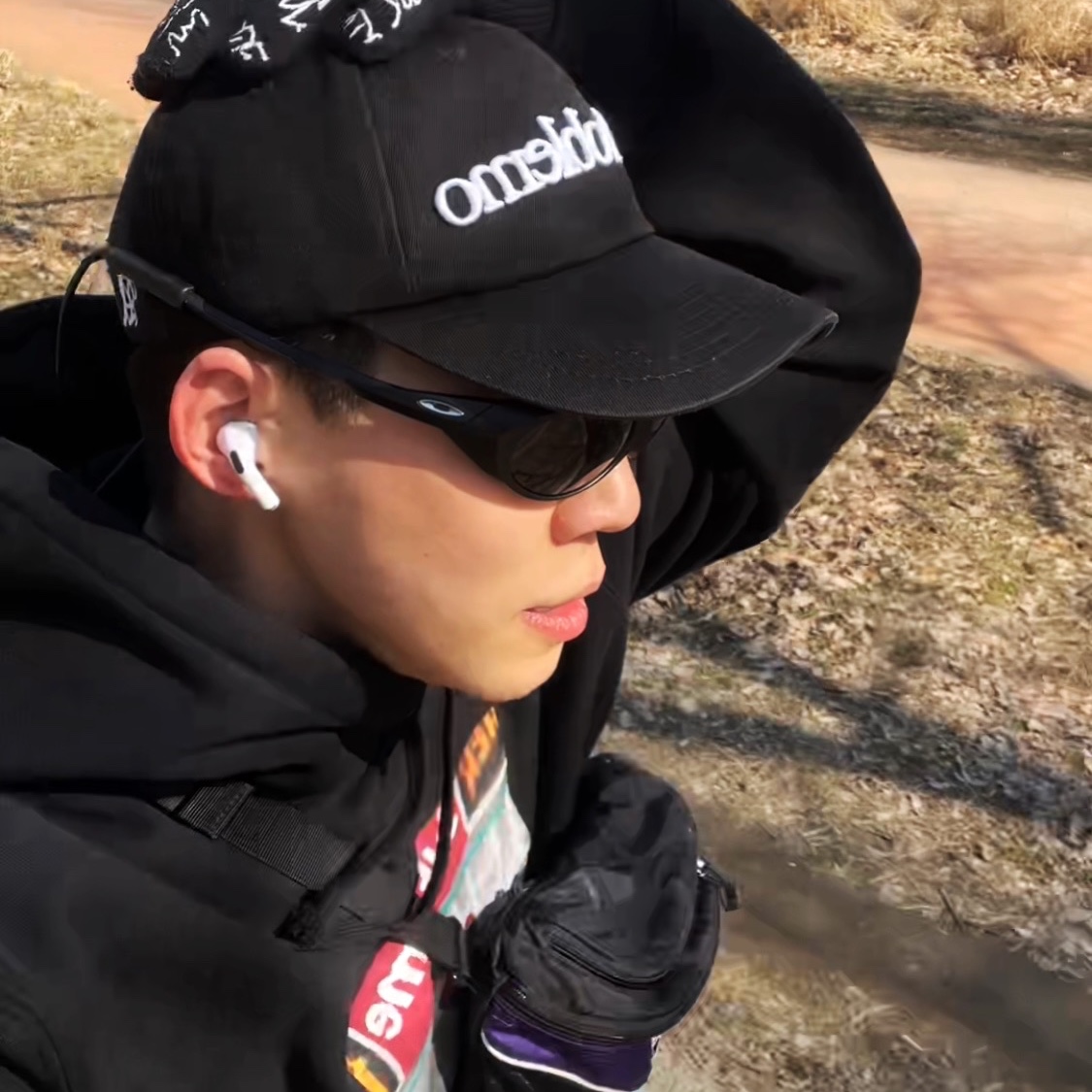 Oakley Eye Jacket Redux Matte Black Frame Prizm Grey Lenses High Bridge Fit, Supreme x Thrasher Hooded Sweatshirt Black - 21FW 착용 스타일
