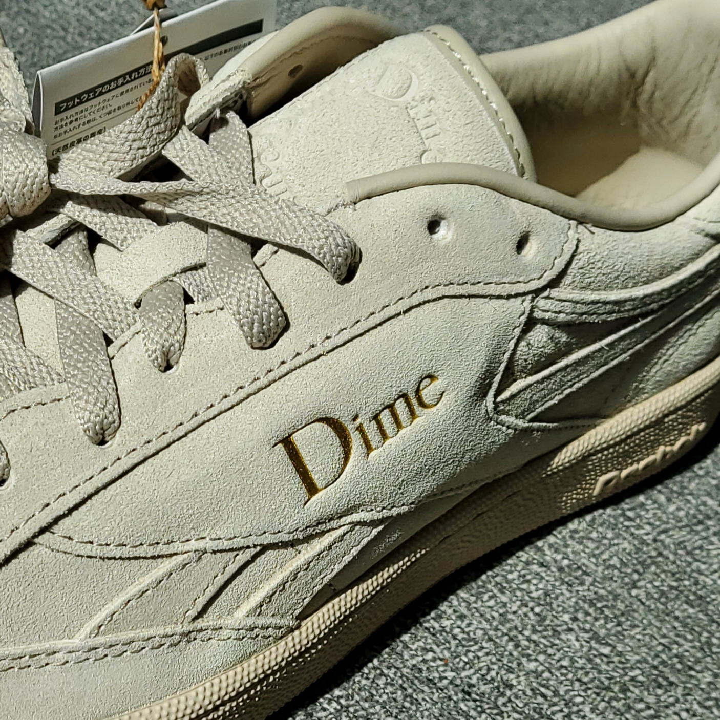 Reebok x Dime Club C Revenge Light Sand 착용 스타일