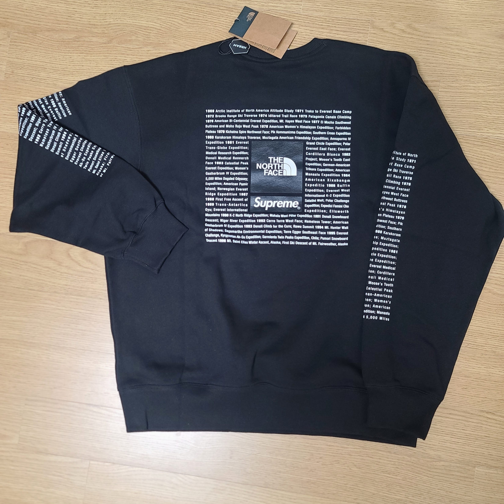 Supreme x The North Face Crewneck Black - 24SS 착용 스타일