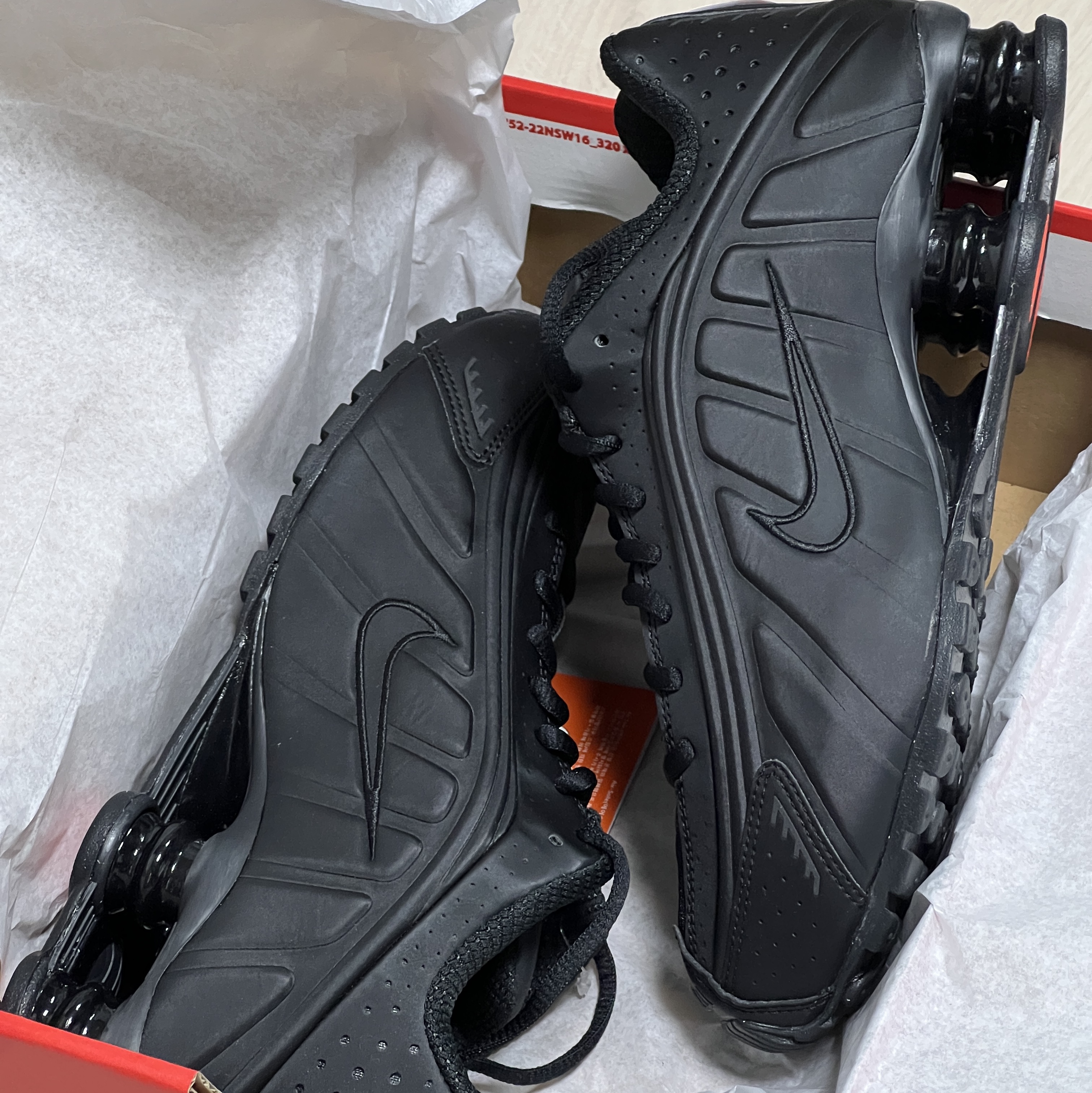 (W) Nike Shox R4 Black 착용 스타일