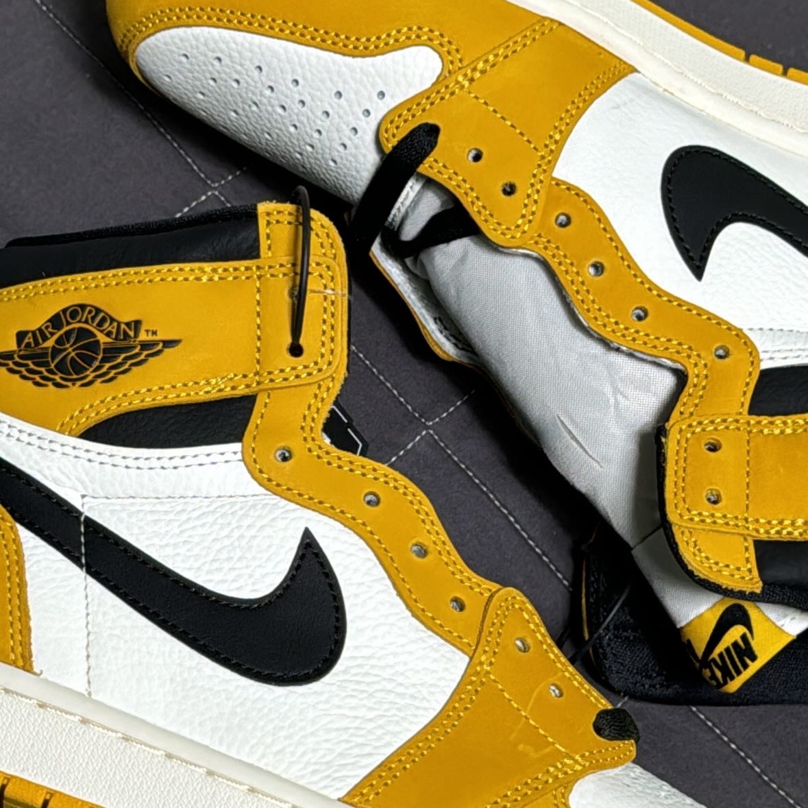 Jordan 1 Retro High OG Yellow Ochre 착용 스타일