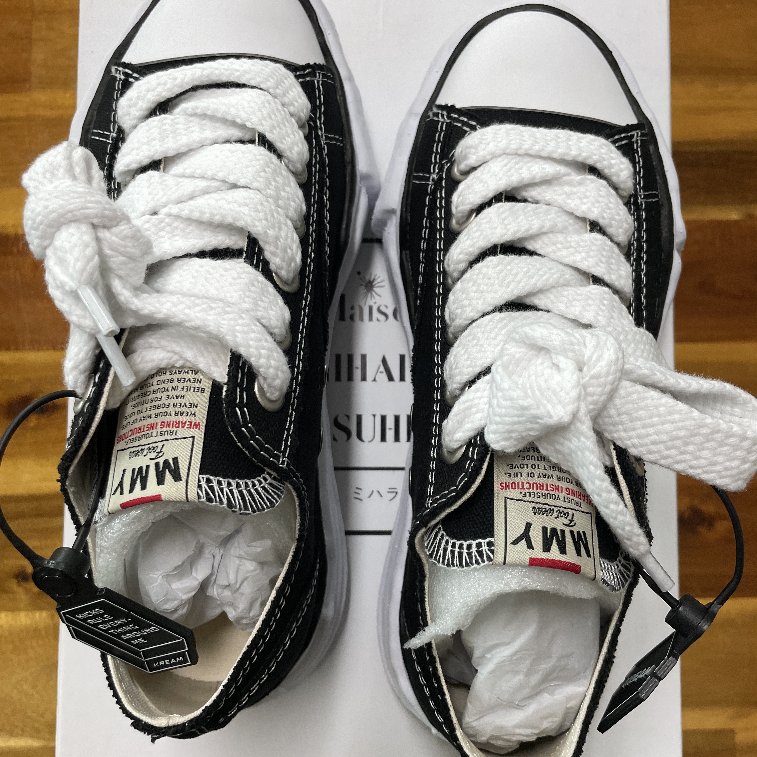 Maison Mihara Yasuhiro Peterson OG Sole Canvas Low Sneakers Black 착용 스타일