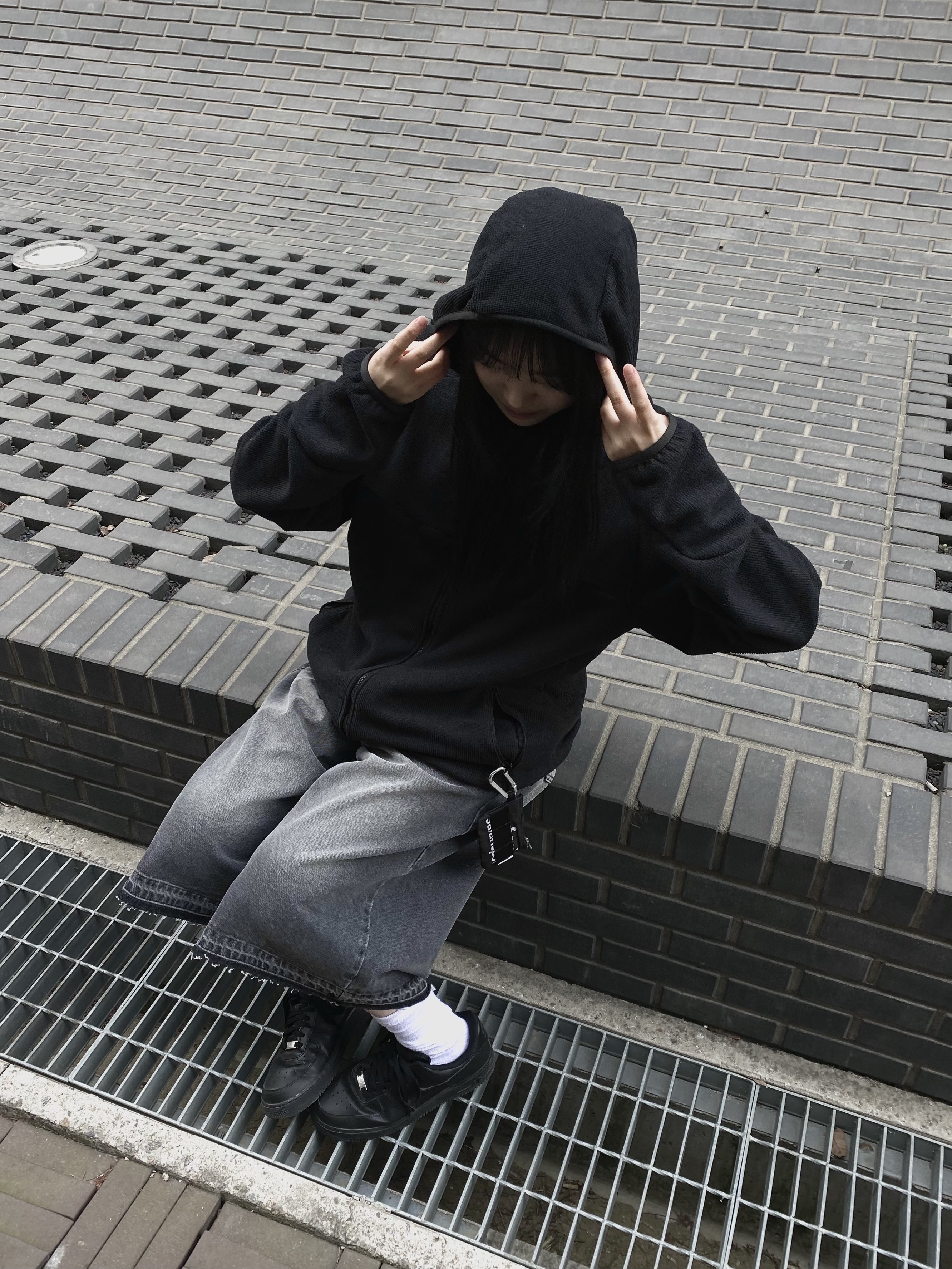 Nike Air Force 1 '07 Low Triple Black, Safarispot Basic Safari Keyring Card Wallet Black 착용 스타일 - 8