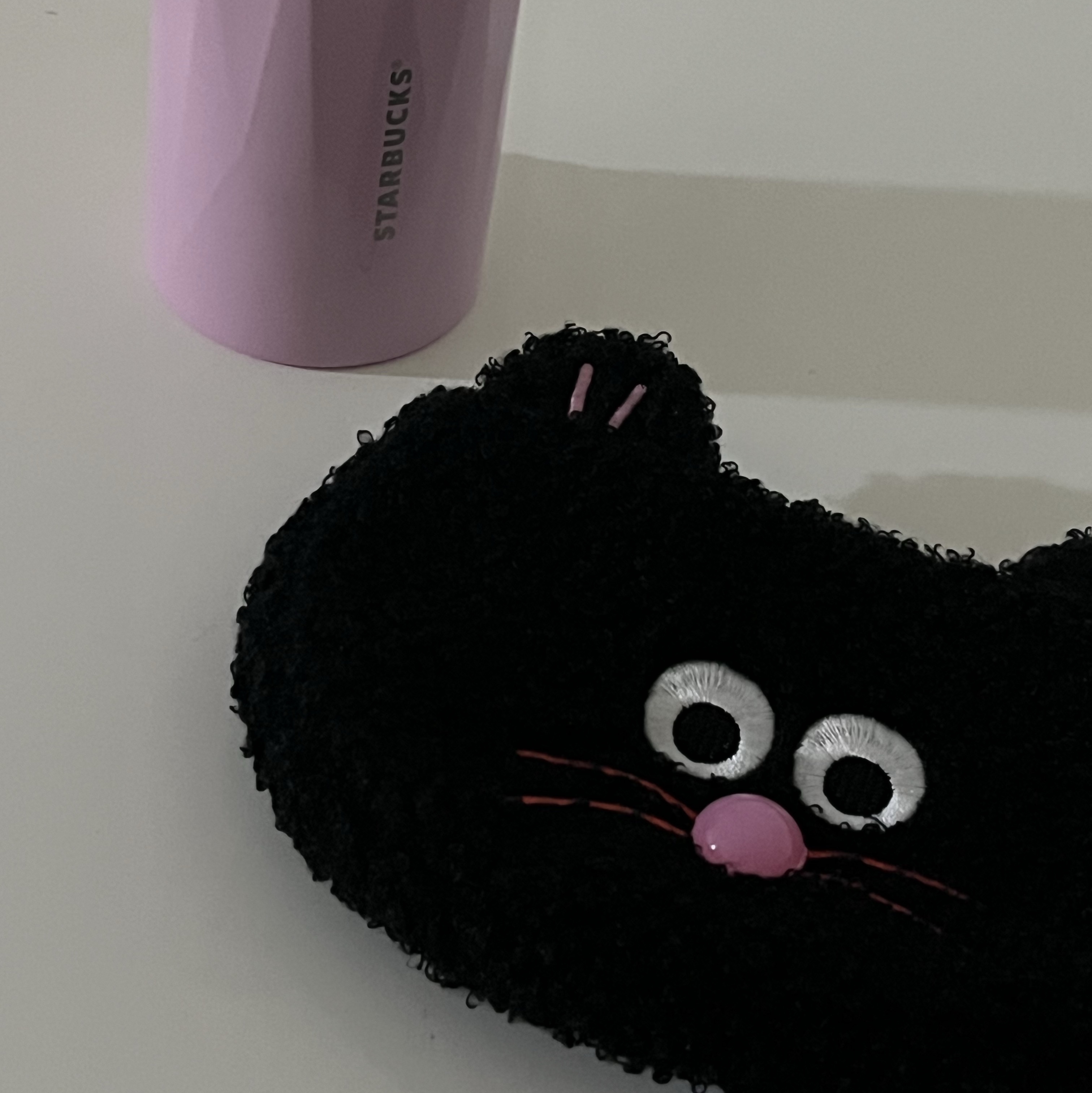 Monamhee Pouch Black 착용 스타일 - 1