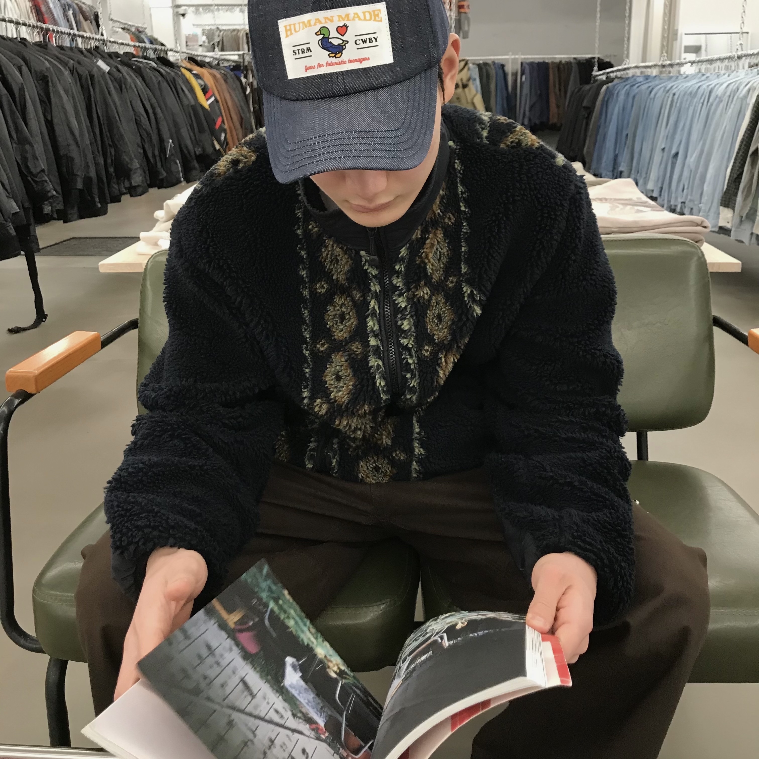 Human Made 6-Panel Denim Cap Indigo, Stussy Lima Jacquard Sherpa Jacket Black 착용 스타일